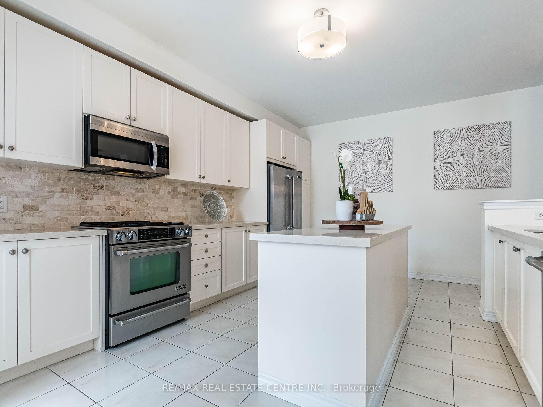 Photo 21 of 72 Mcechearn Crescent, Caledon, Rural Caledon — HOMEH
