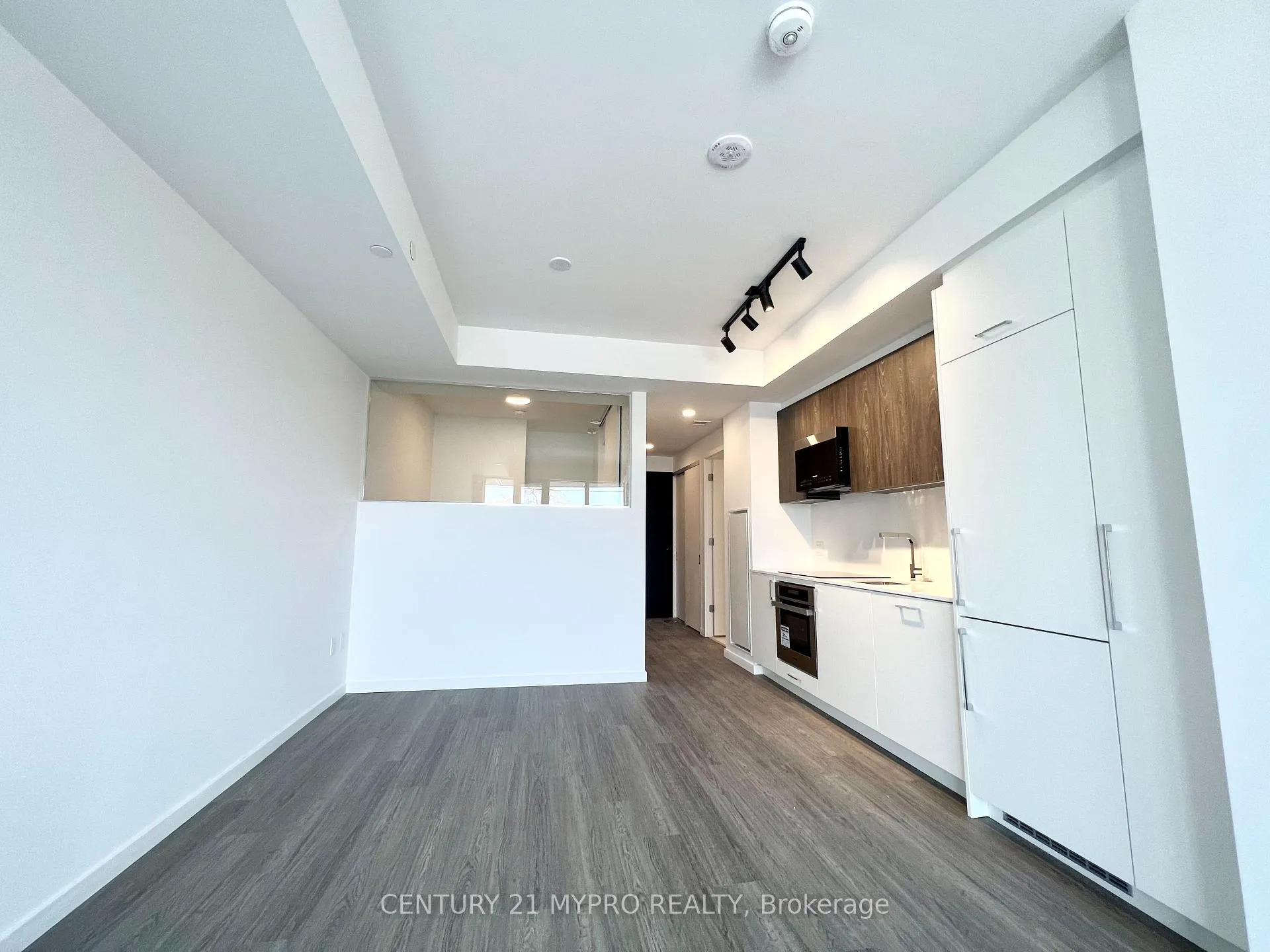 Photo 3 of Unit 315, 689 The Queensway, Etobicoke, Stonegate-Queensway — HOMEH
