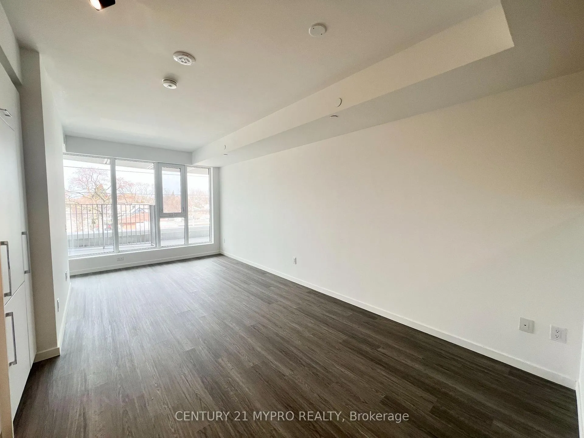 Photo 6 of Unit 315, 689 The Queensway, Etobicoke, Stonegate-Queensway — HOMEH