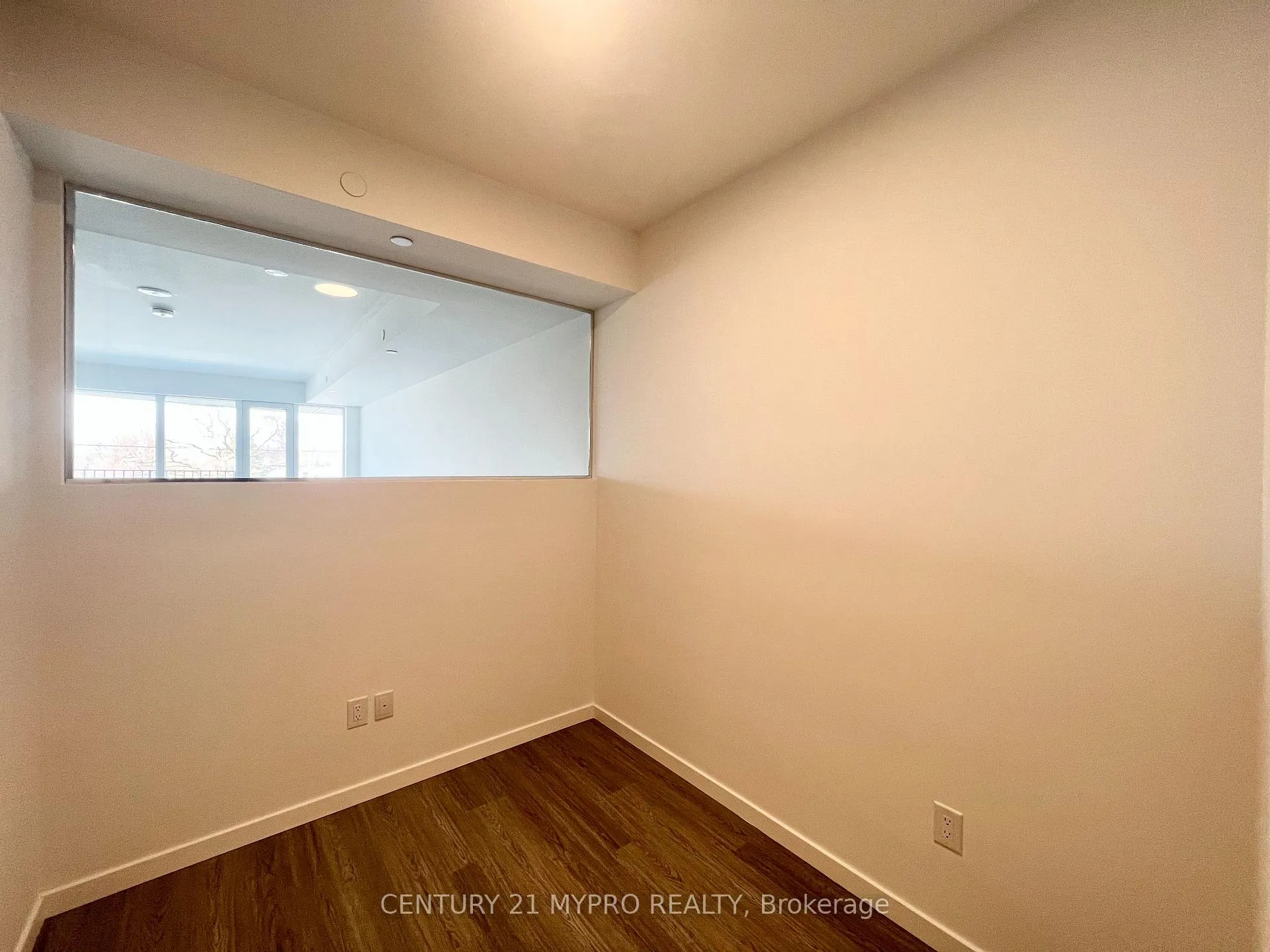 Photo 8 of Unit 315, 689 The Queensway, Etobicoke, Stonegate-Queensway — HOMEH