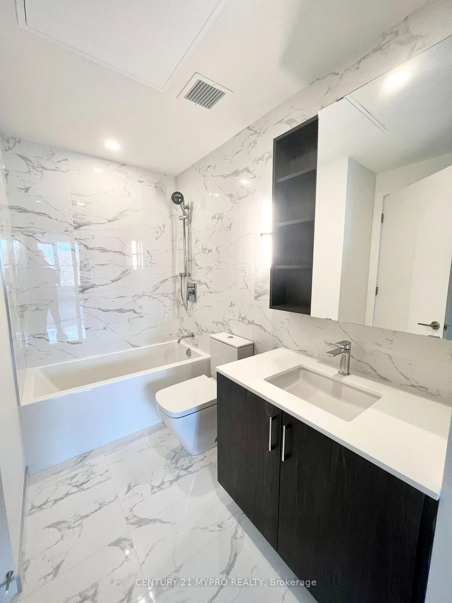 Photo 10 of Unit 315, 689 The Queensway, Etobicoke, Stonegate-Queensway — HOMEH