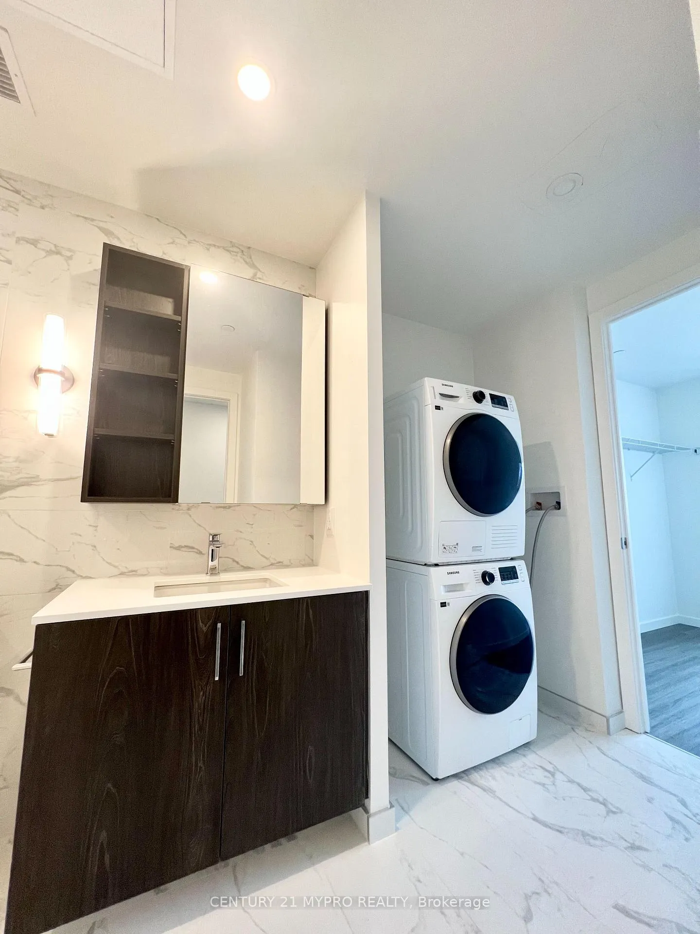 Photo 11 of Unit 315, 689 The Queensway, Etobicoke, Stonegate-Queensway — HOMEH