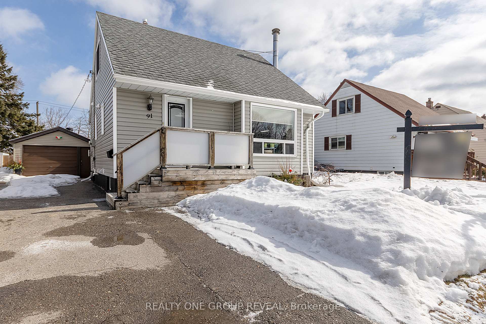 Photo 2 of 91 Admiral Road, Ajax, South East — HOMEH