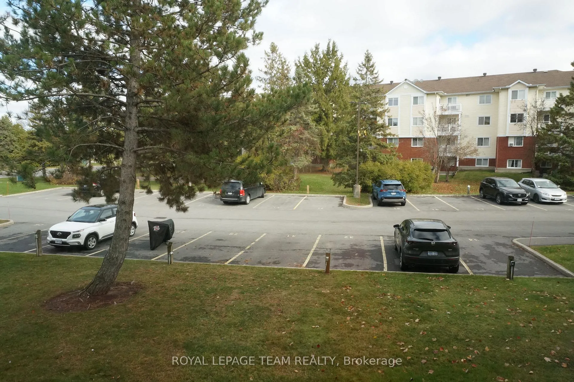 Photo 4 of Unit 217, 316 Lorry Greenberg Drive, Ottawa, Hunt Club Park/Greenboro — HOMEH