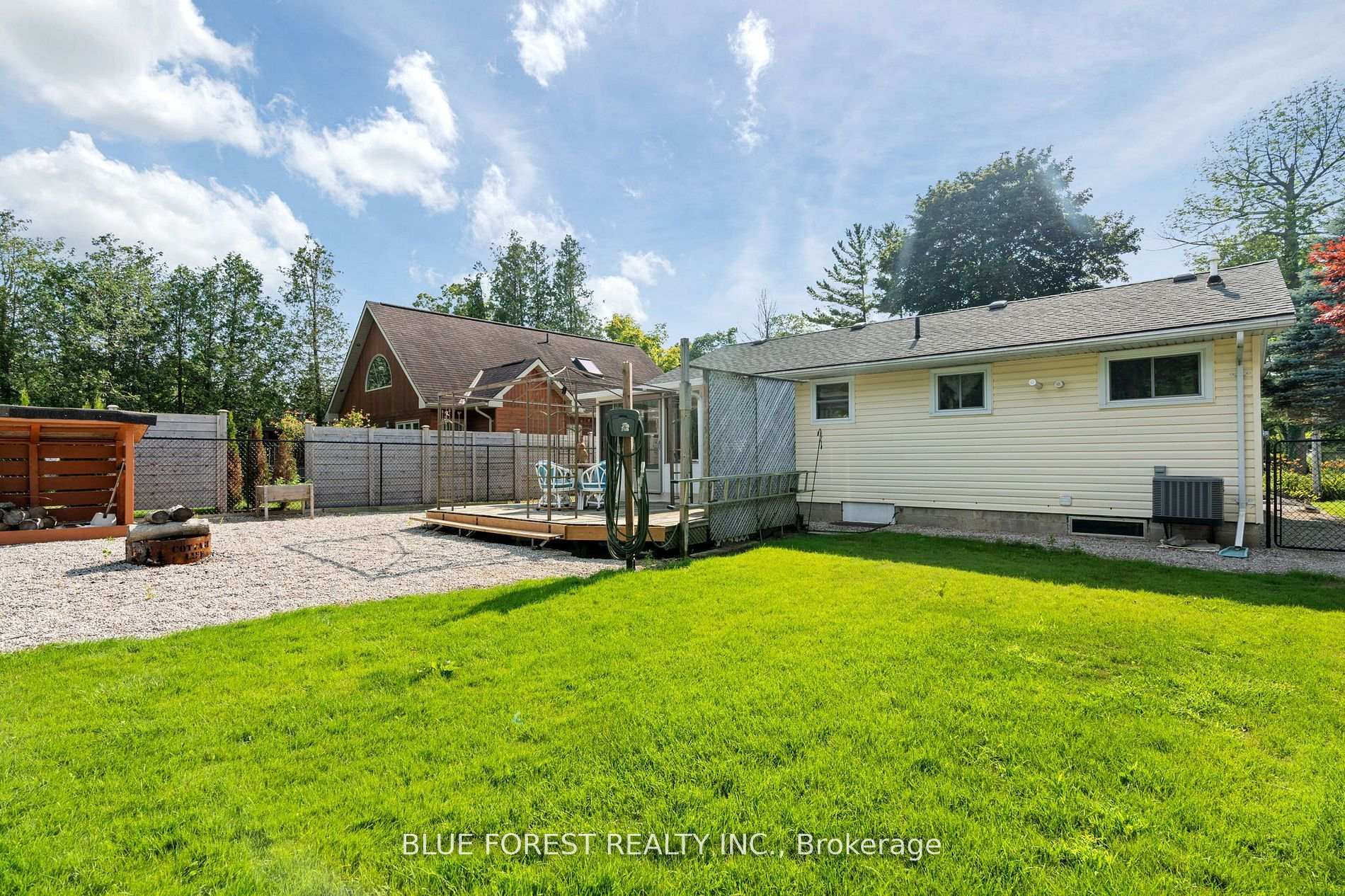 Photo 31 of 7 Andrews Cres Acres, Goderich, Goderich (Town) — HOMEH