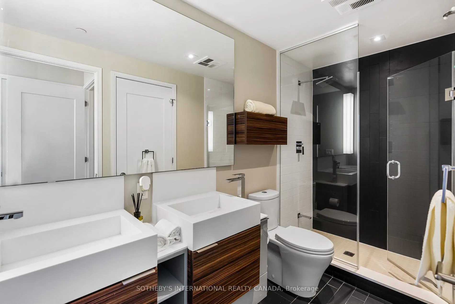 Photo 31 of Unit 2004, 88 Scott Street, Toronto, Church-Yonge Corridor — HOMEH