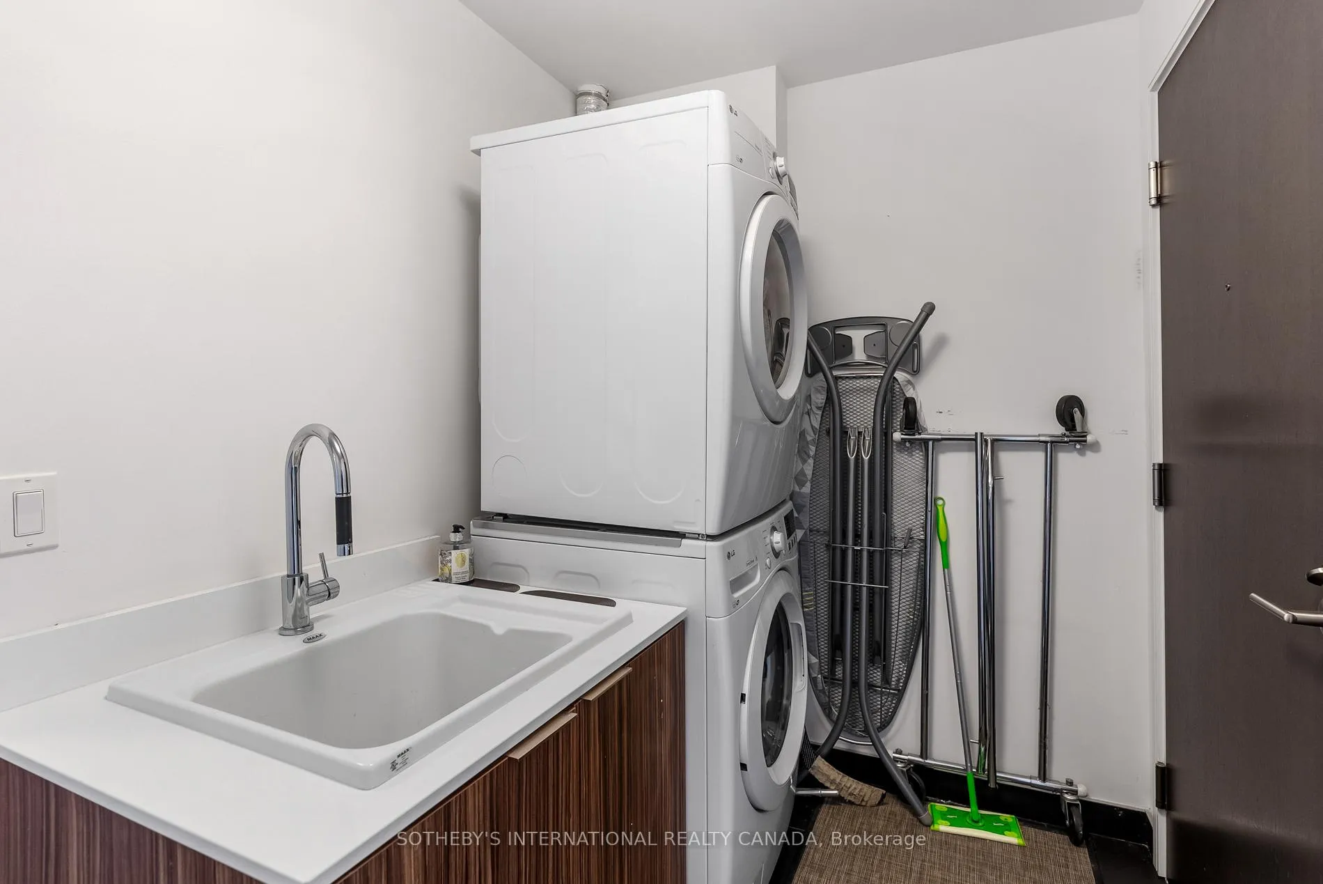 Photo 32 of Unit 2004, 88 Scott Street, Toronto, Church-Yonge Corridor — HOMEH