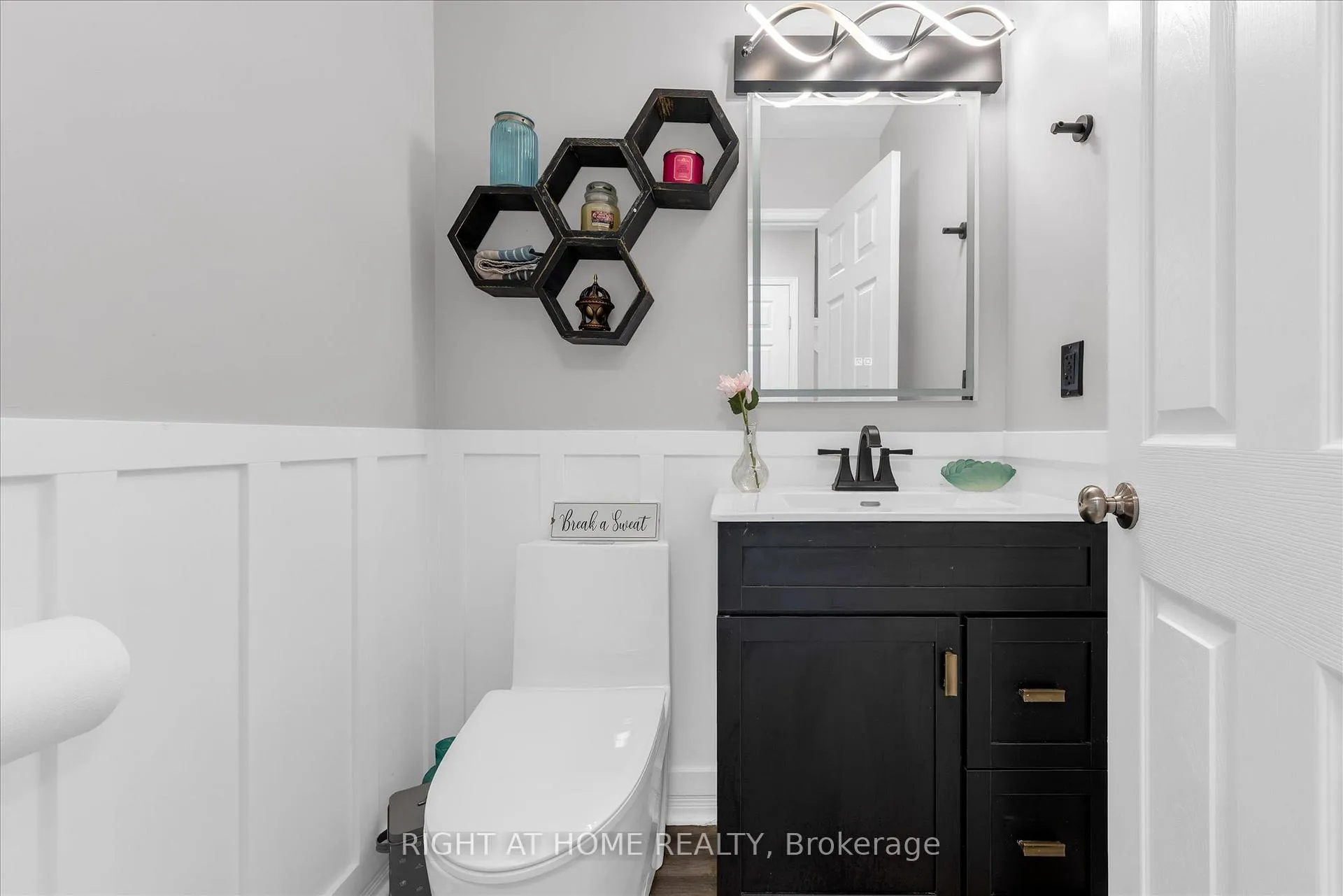 Photo 6 of 175 Sims Estate Drive, Kitchener — HOMEH