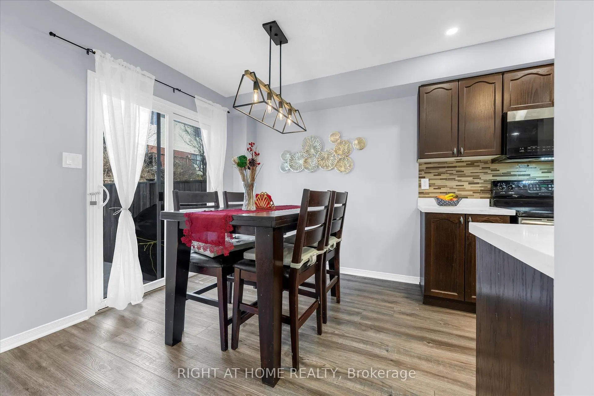 Photo 10 of 175 Sims Estate Drive, Kitchener — HOMEH