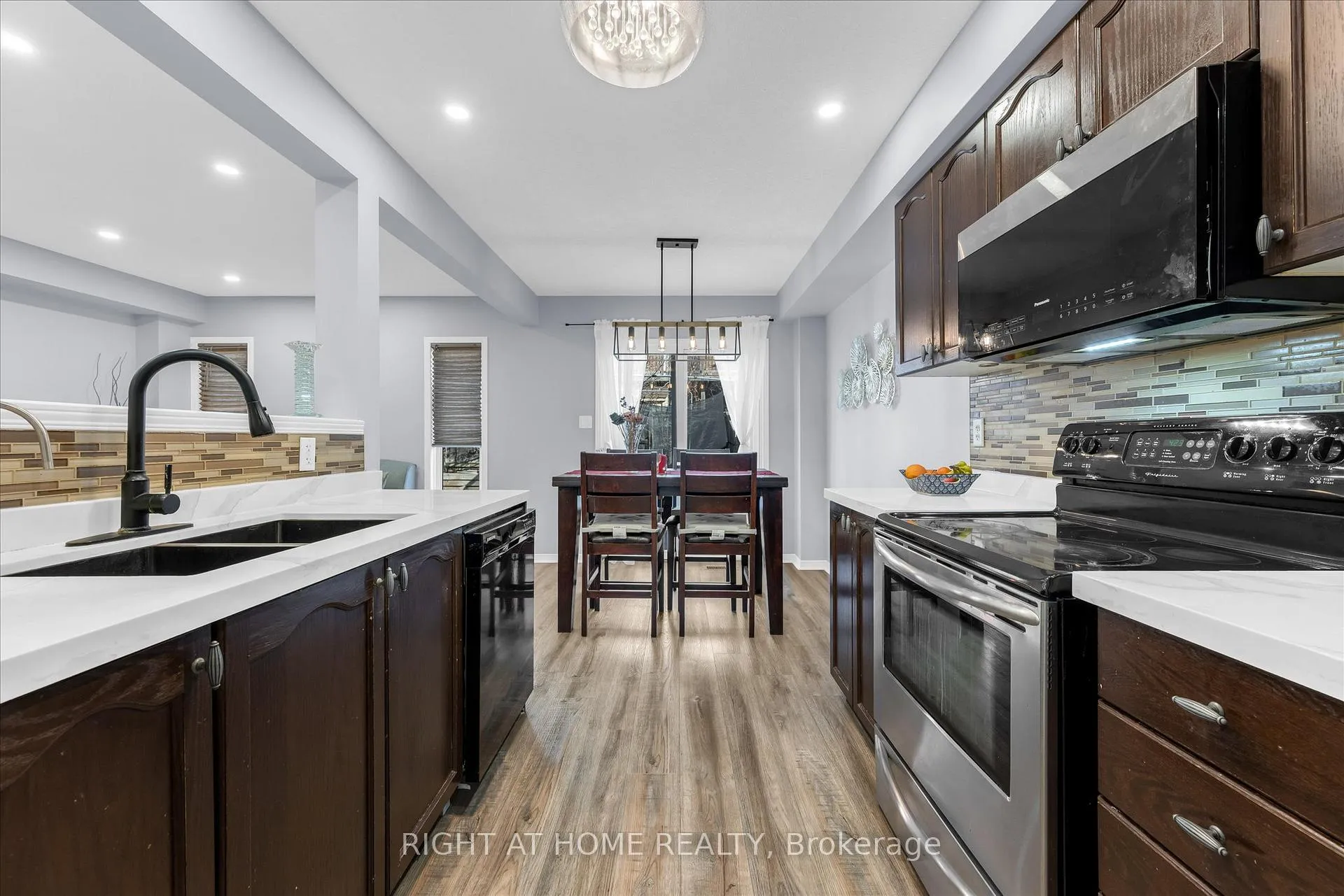 Photo 11 of 175 Sims Estate Drive, Kitchener — HOMEH