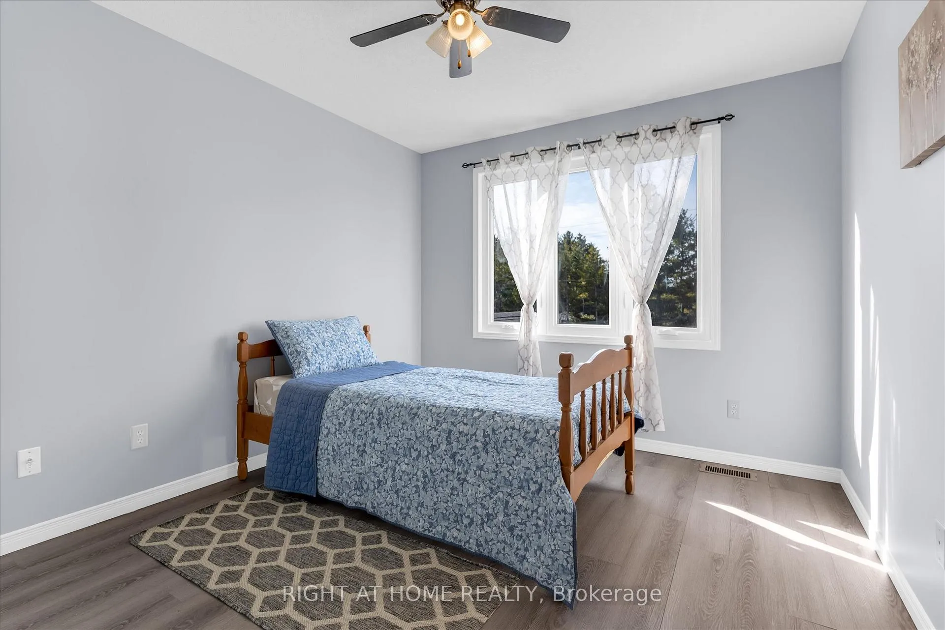 Photo 15 of 175 Sims Estate Drive, Kitchener — HOMEH