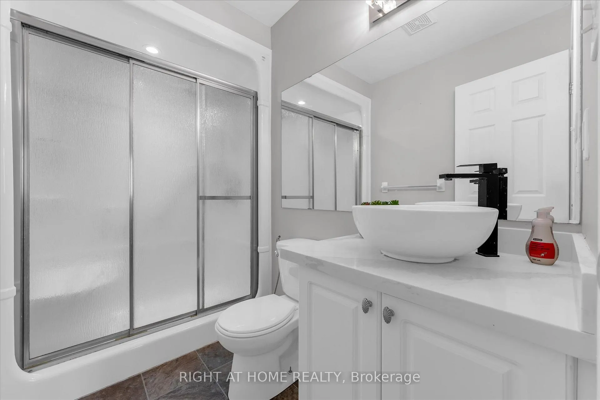 Photo 19 of 175 Sims Estate Drive, Kitchener — HOMEH