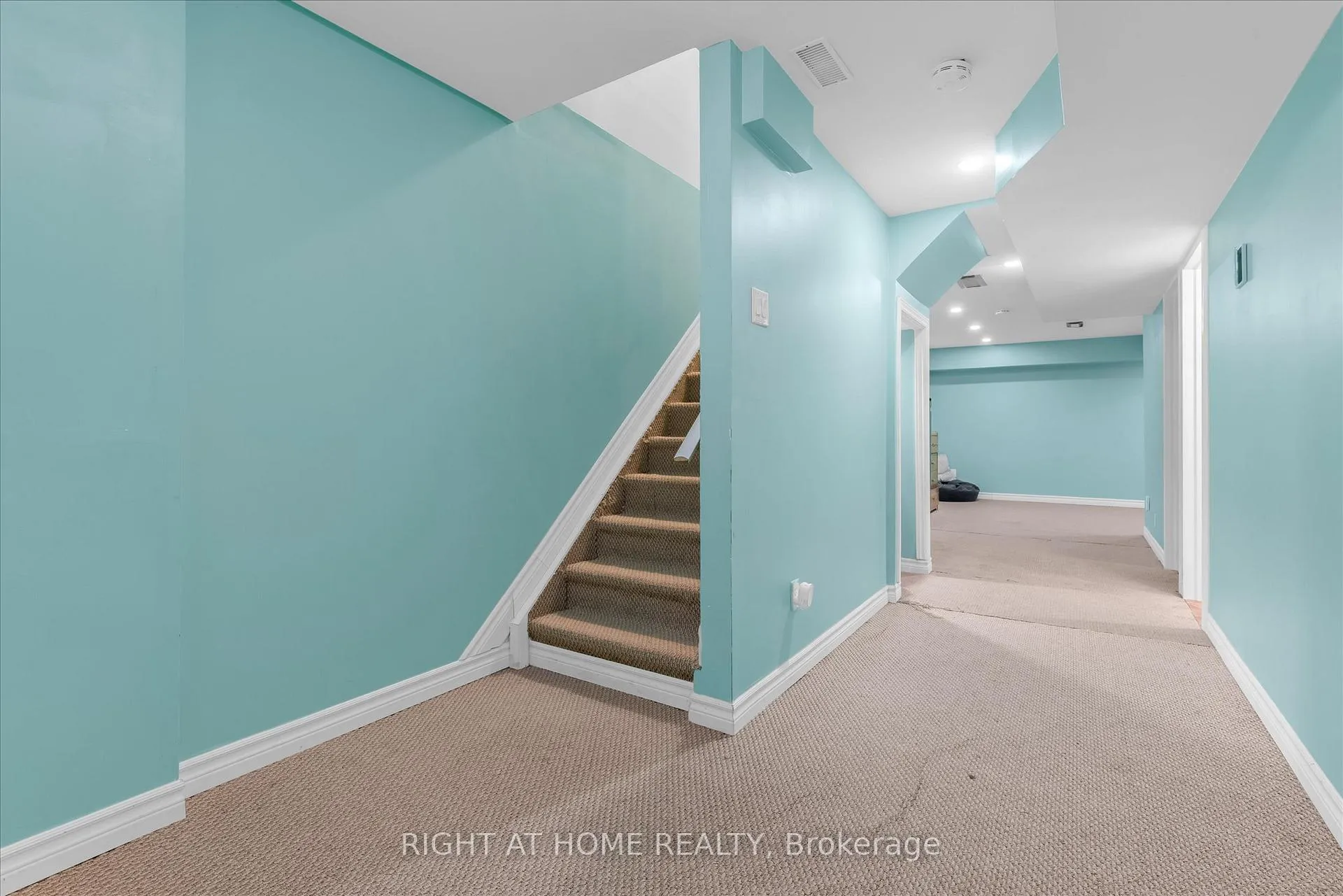 Photo 24 of 175 Sims Estate Drive, Kitchener — HOMEH