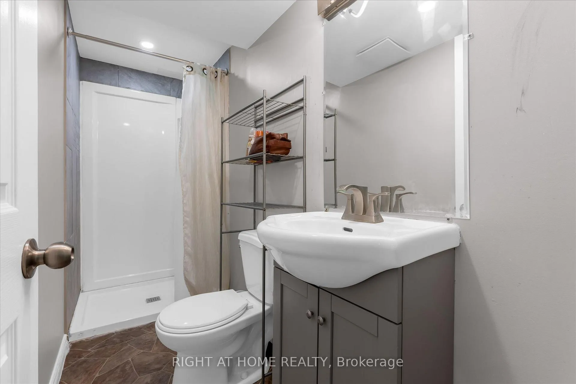 Photo 27 of 175 Sims Estate Drive, Kitchener — HOMEH