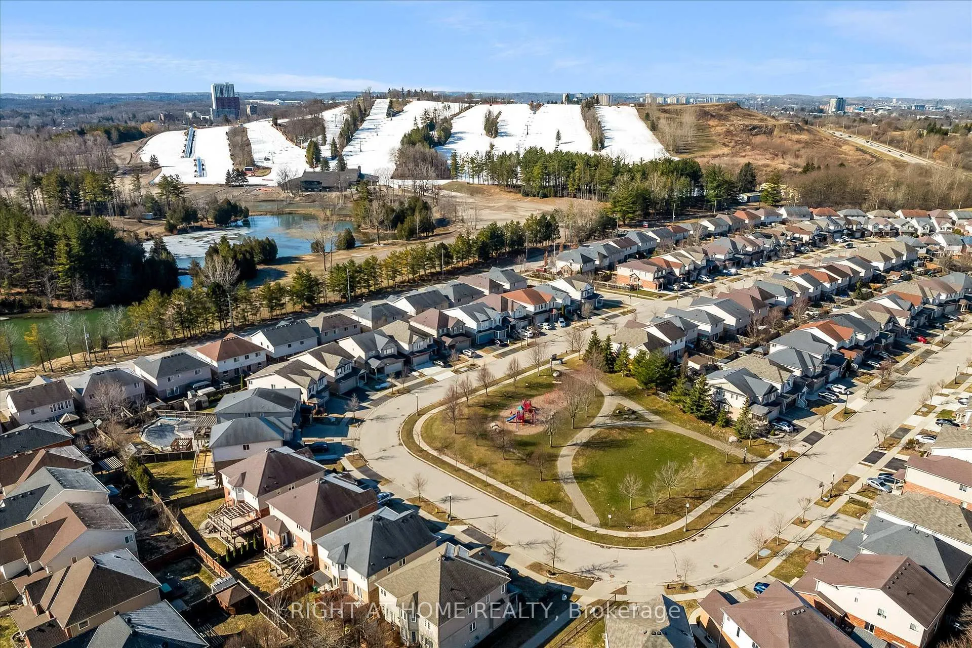 Photo 33 of 175 Sims Estate Drive, Kitchener — HOMEH