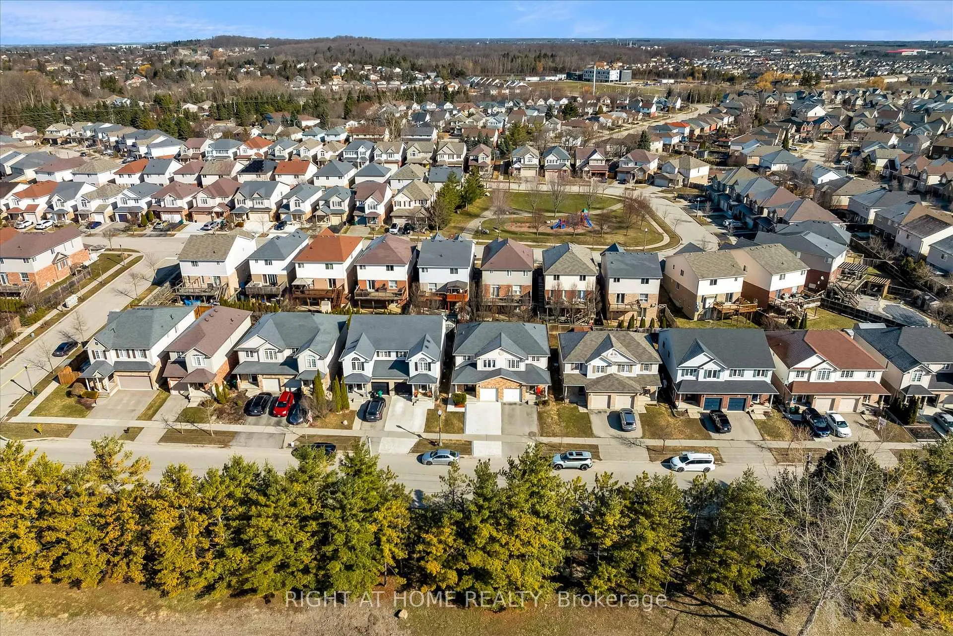 Photo 37 of 175 Sims Estate Drive, Kitchener — HOMEH