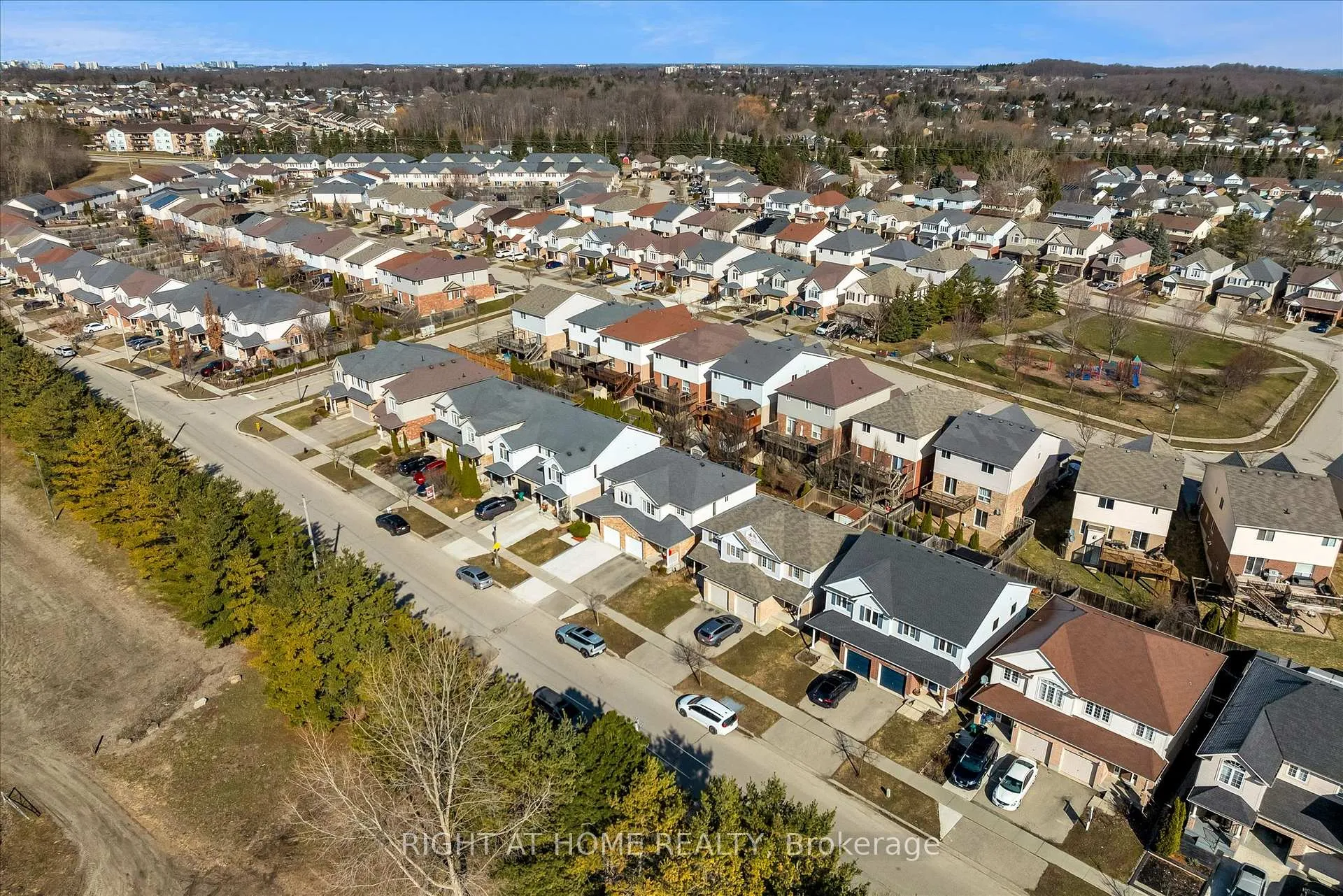 Photo 38 of 175 Sims Estate Drive, Kitchener — HOMEH