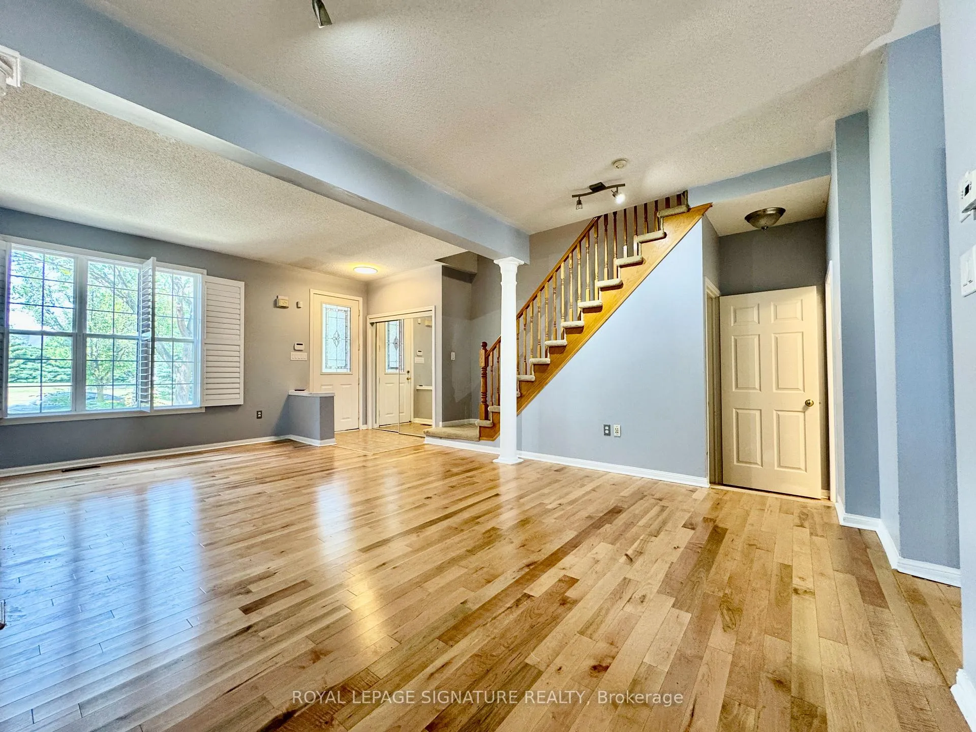 Photo 2 of 77 White's Hill Avenue, Markham, Cornell — HOMEH