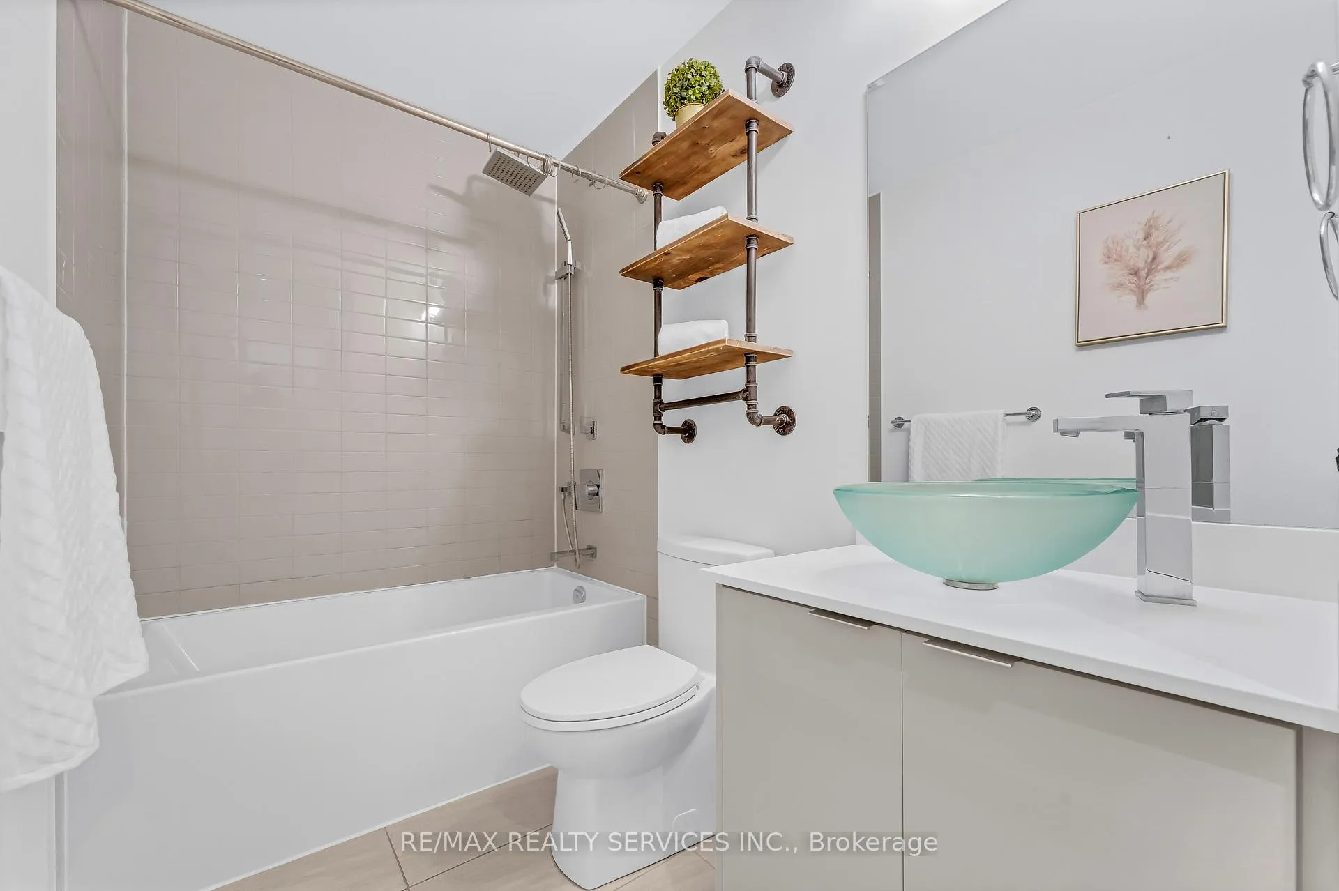 Photo 23 of Unit 215, 2908 Highway 7 Road, Vaughan, Concord — HOMEH