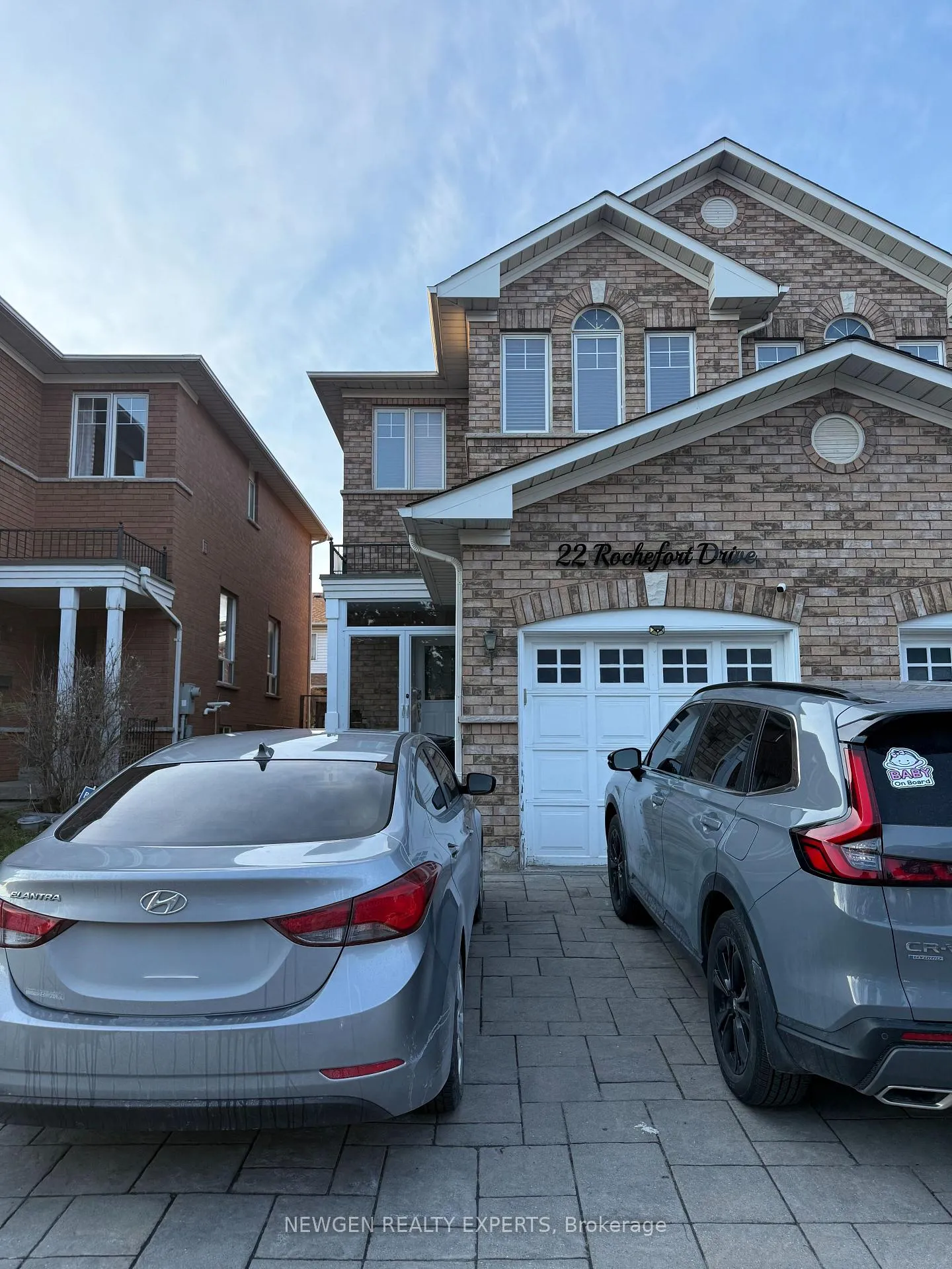 Photo 2 of 22 Rochefort Drive, Toronto, Flemingdon Park — HOMEH
