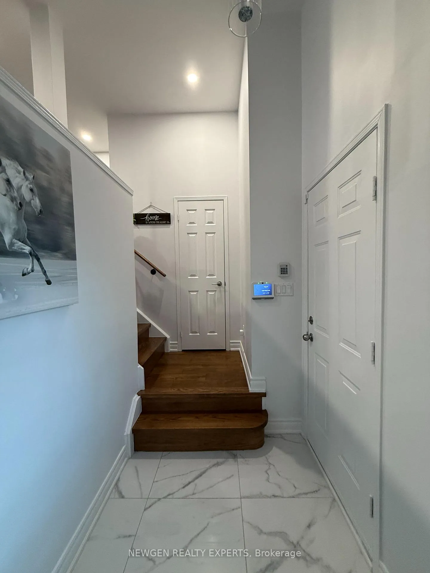 Photo 3 of 22 Rochefort Drive, Toronto, Flemingdon Park — HOMEH