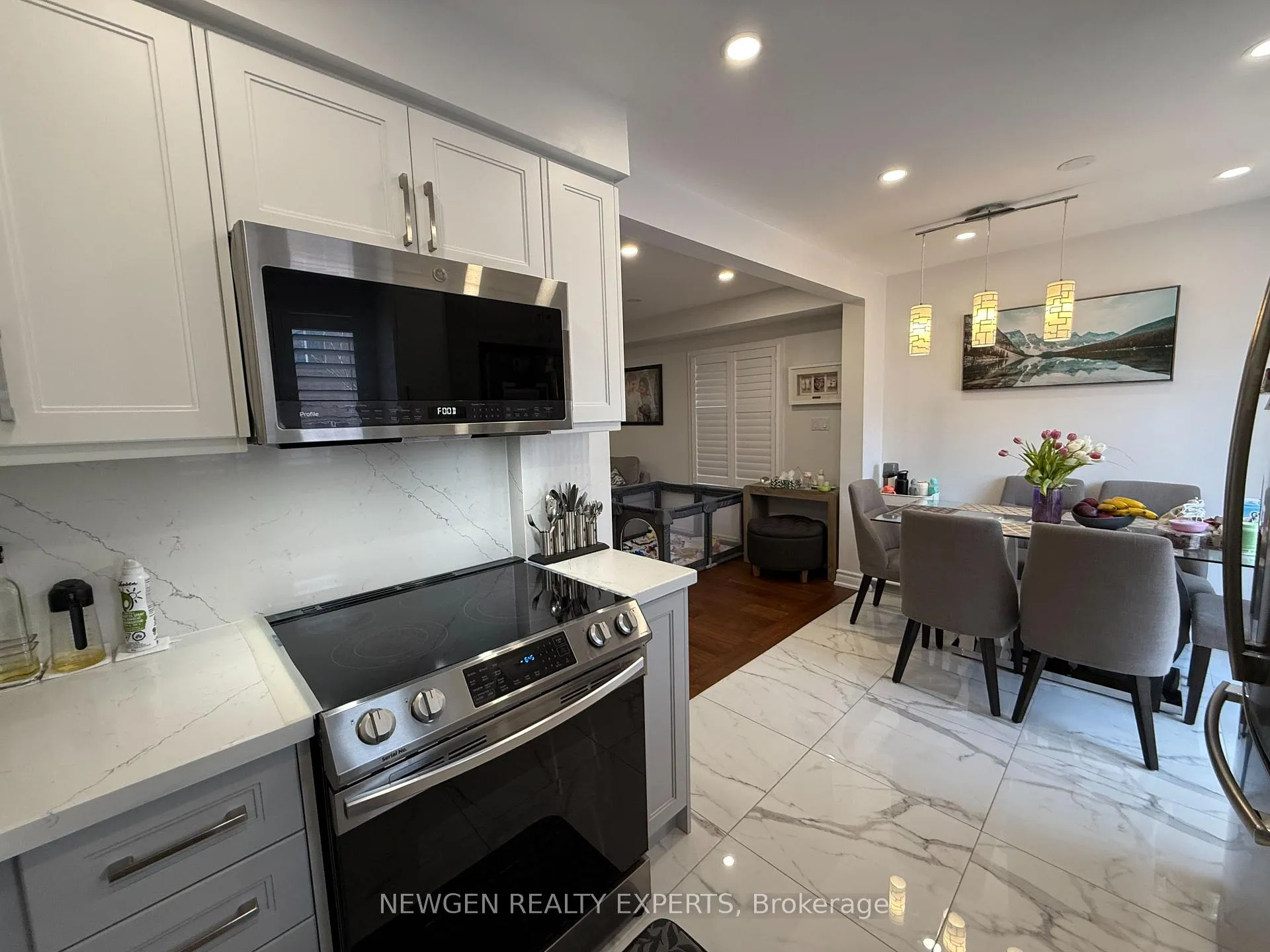 Photo 12 of 22 Rochefort Drive, Toronto, Flemingdon Park — HOMEH