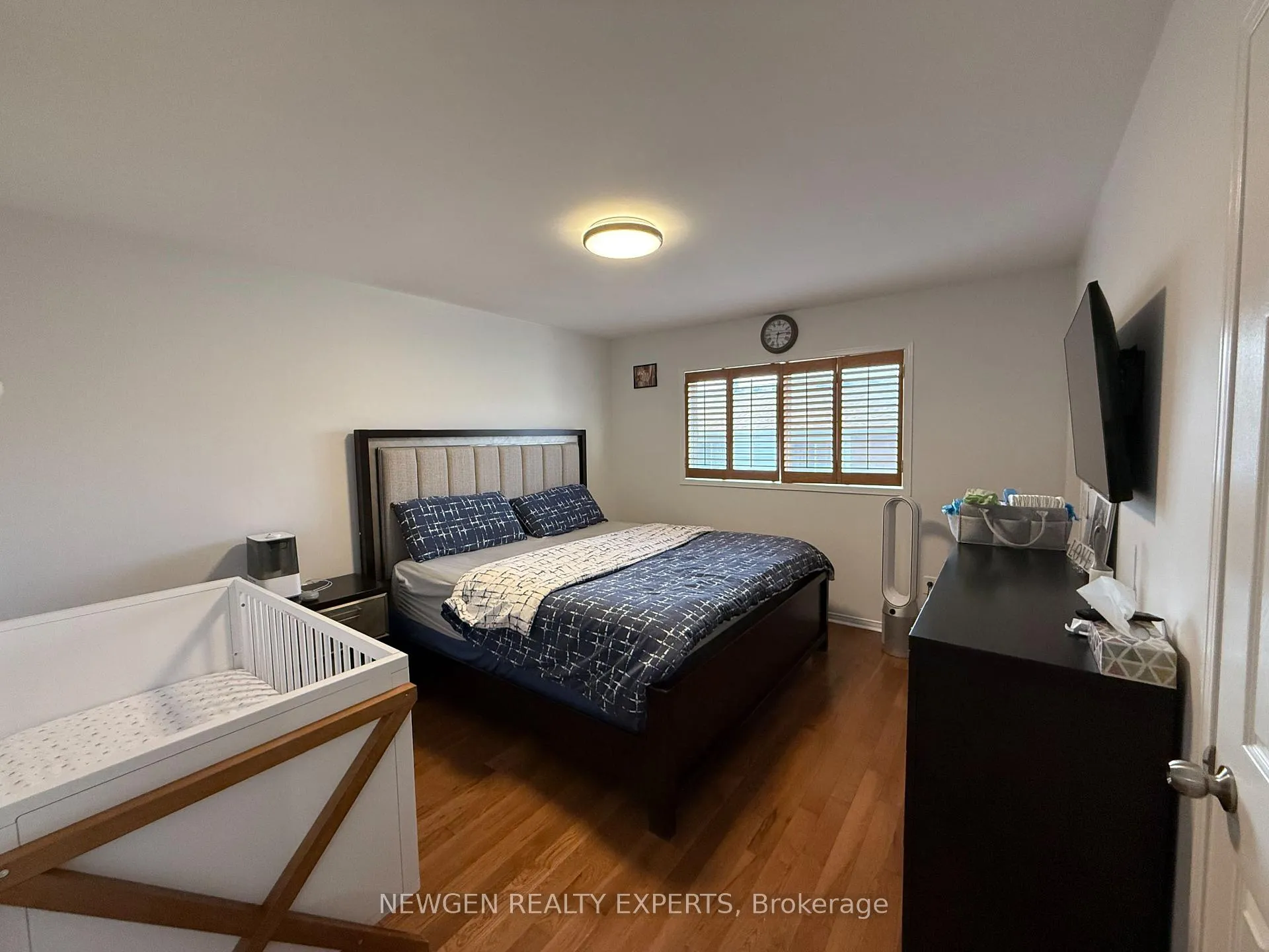 Photo 16 of 22 Rochefort Drive, Toronto, Flemingdon Park — HOMEH