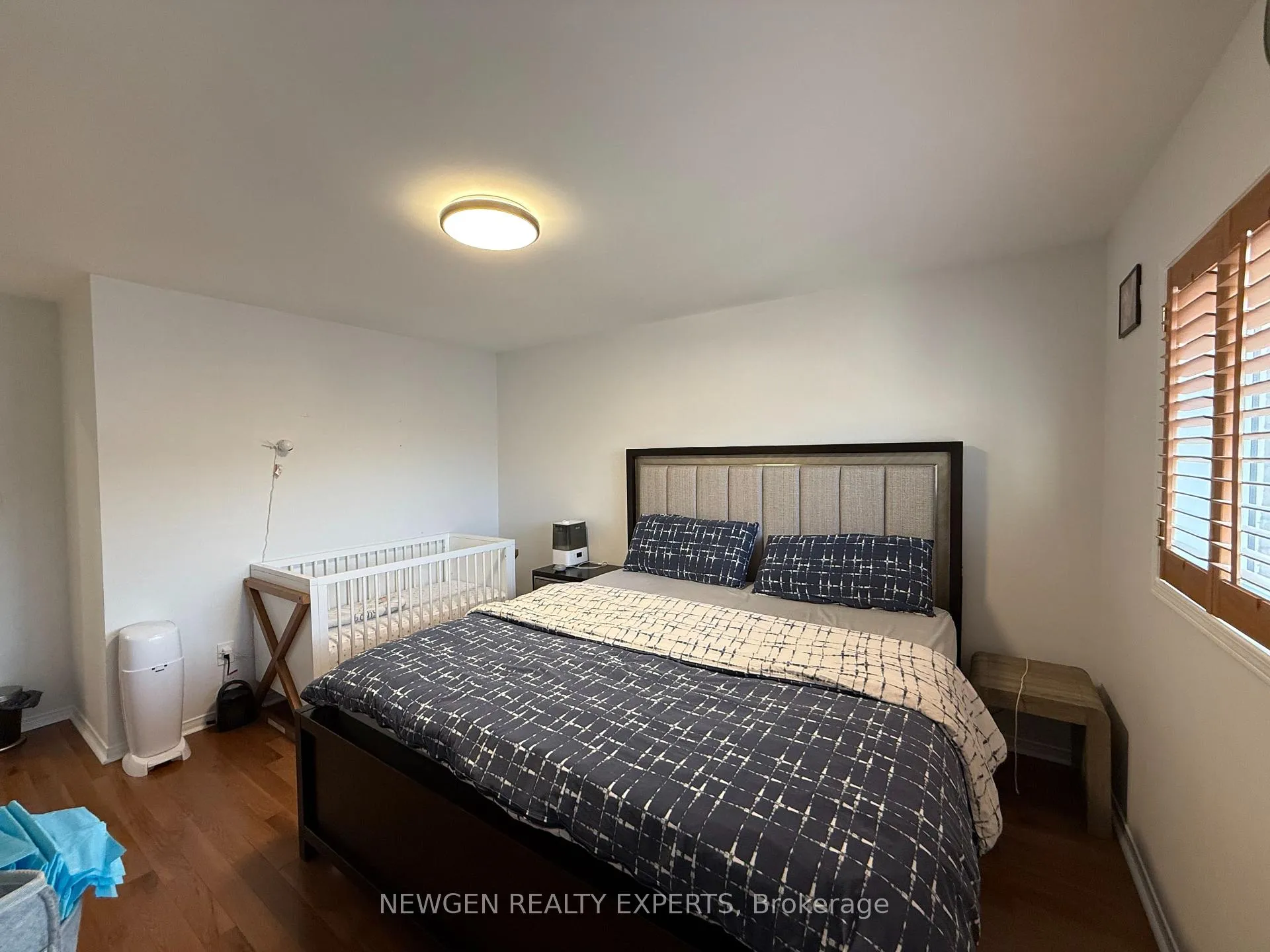 Photo 18 of 22 Rochefort Drive, Toronto, Flemingdon Park — HOMEH