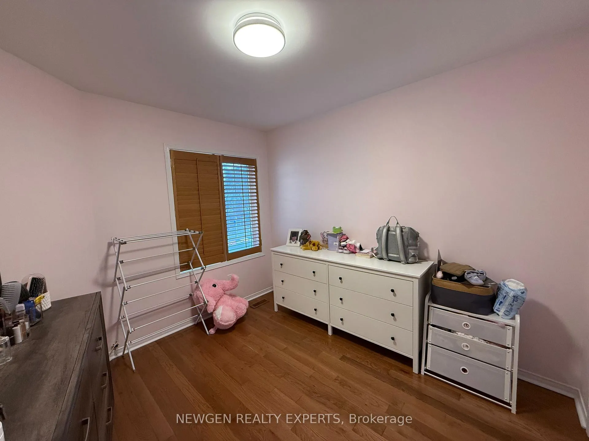 Photo 23 of 22 Rochefort Drive, Toronto, Flemingdon Park — HOMEH