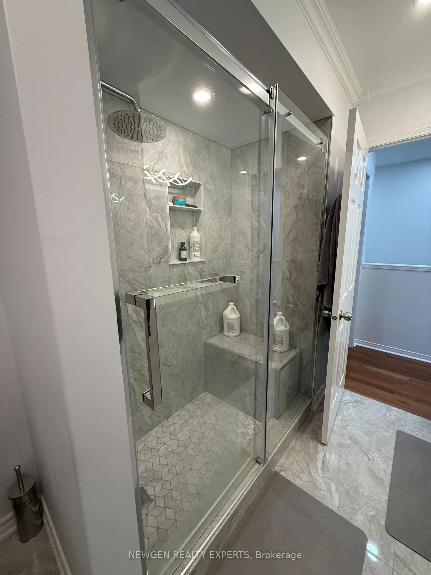Photo 26 of 22 Rochefort Drive, Toronto, Flemingdon Park — HOMEH