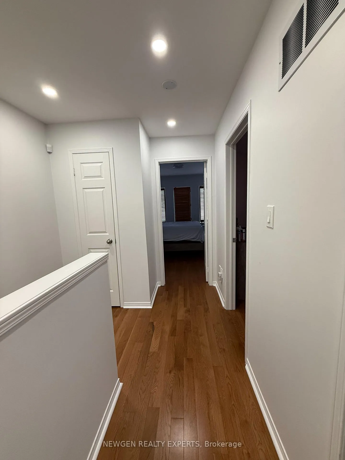 Photo 28 of 22 Rochefort Drive, Toronto, Flemingdon Park — HOMEH