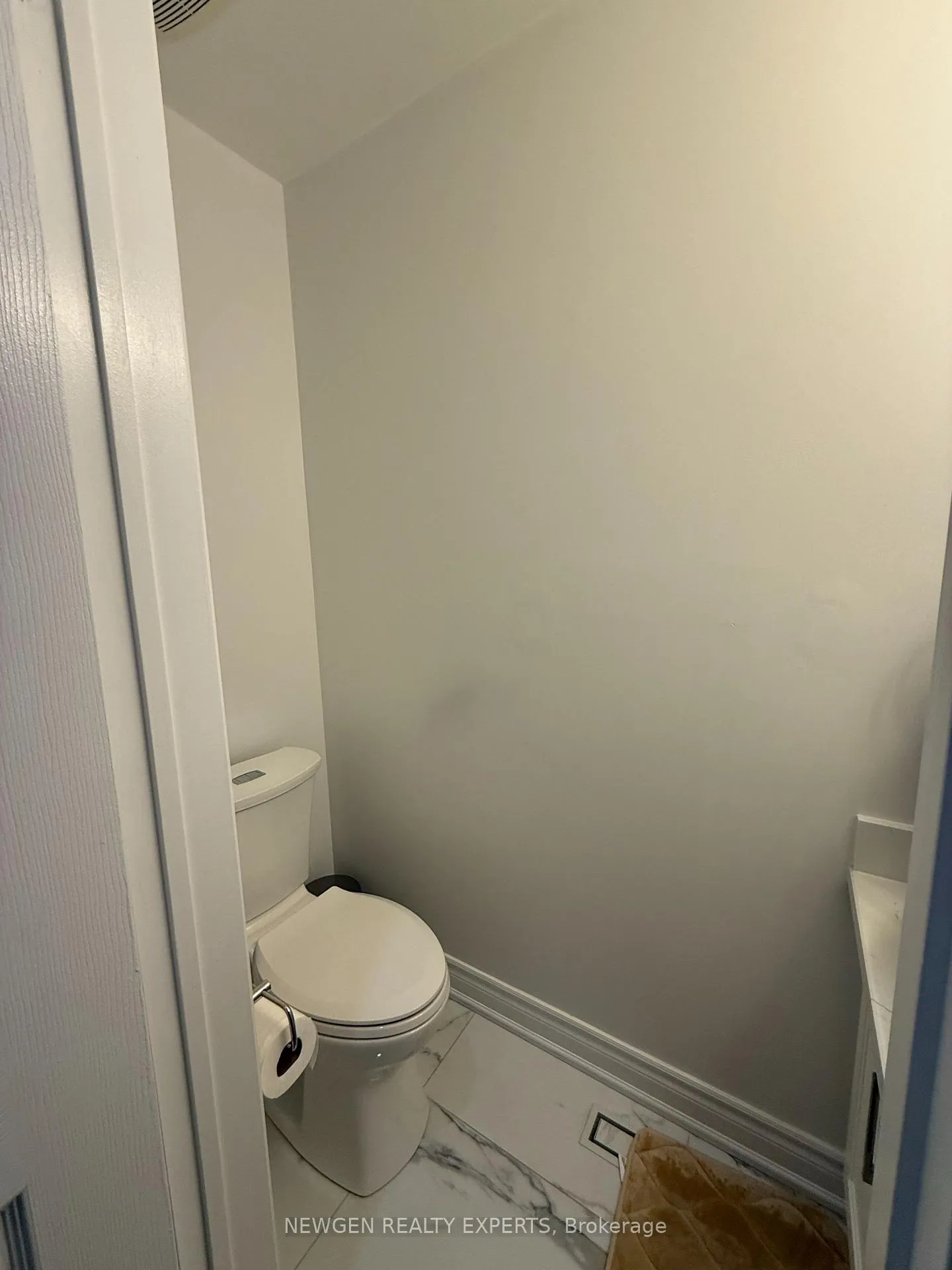 Photo 30 of 22 Rochefort Drive, Toronto, Flemingdon Park — HOMEH