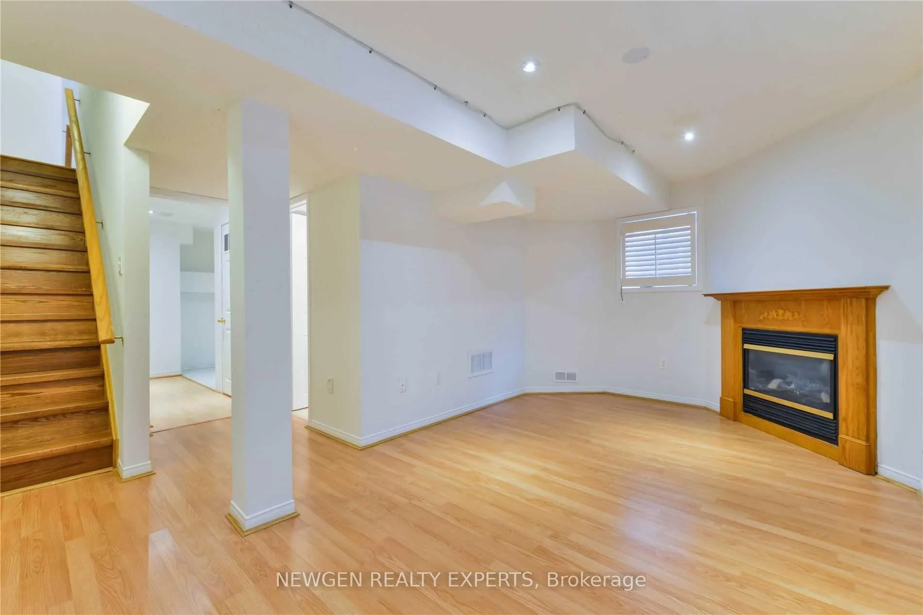 Photo 31 of 22 Rochefort Drive, Toronto, Flemingdon Park — HOMEH