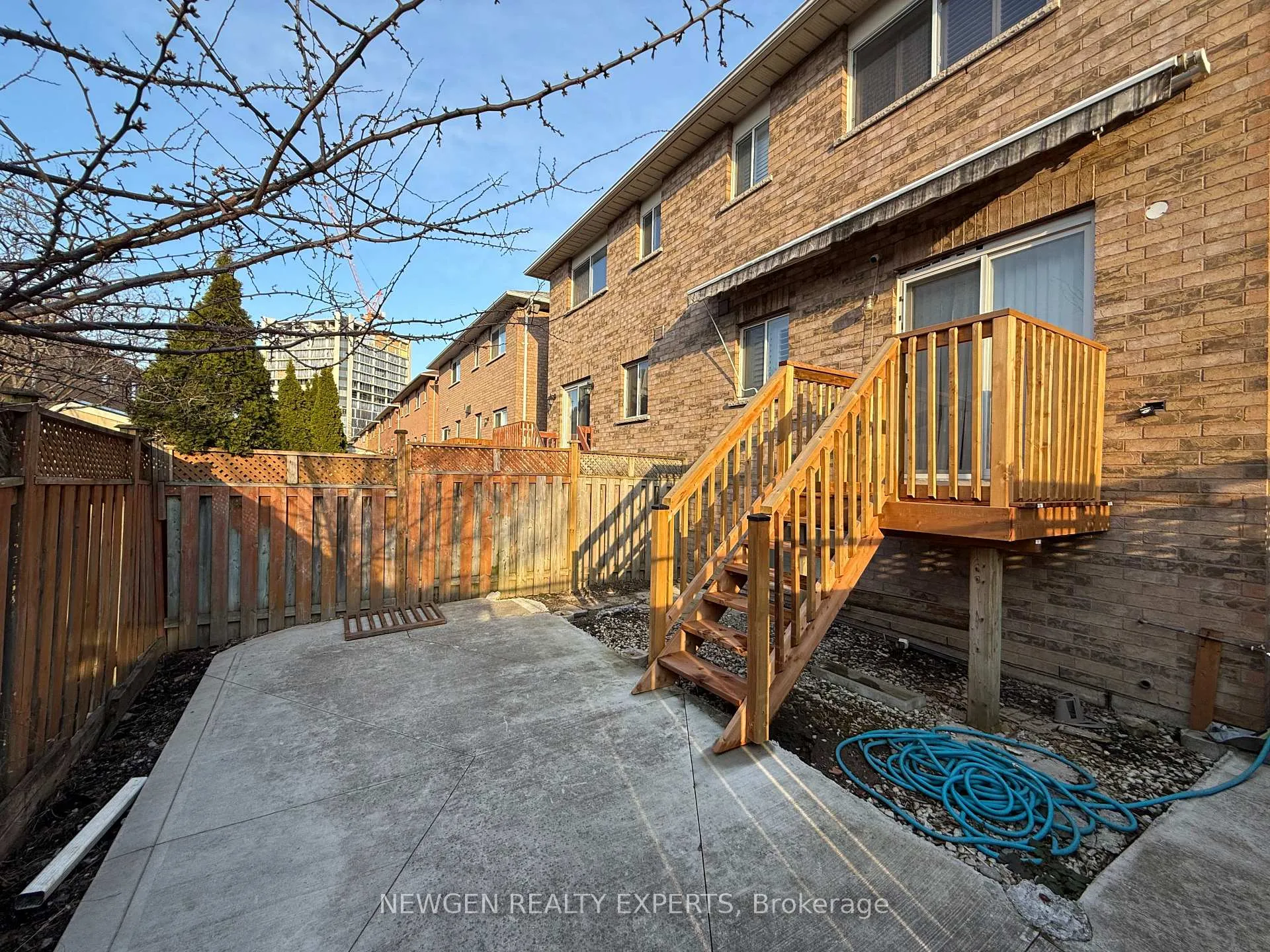 Photo 37 of 22 Rochefort Drive, Toronto, Flemingdon Park — HOMEH