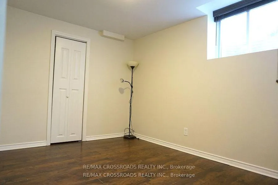 Photo 8 of 2 Wedgewood Place, Vaughan, Concord — HOMEH