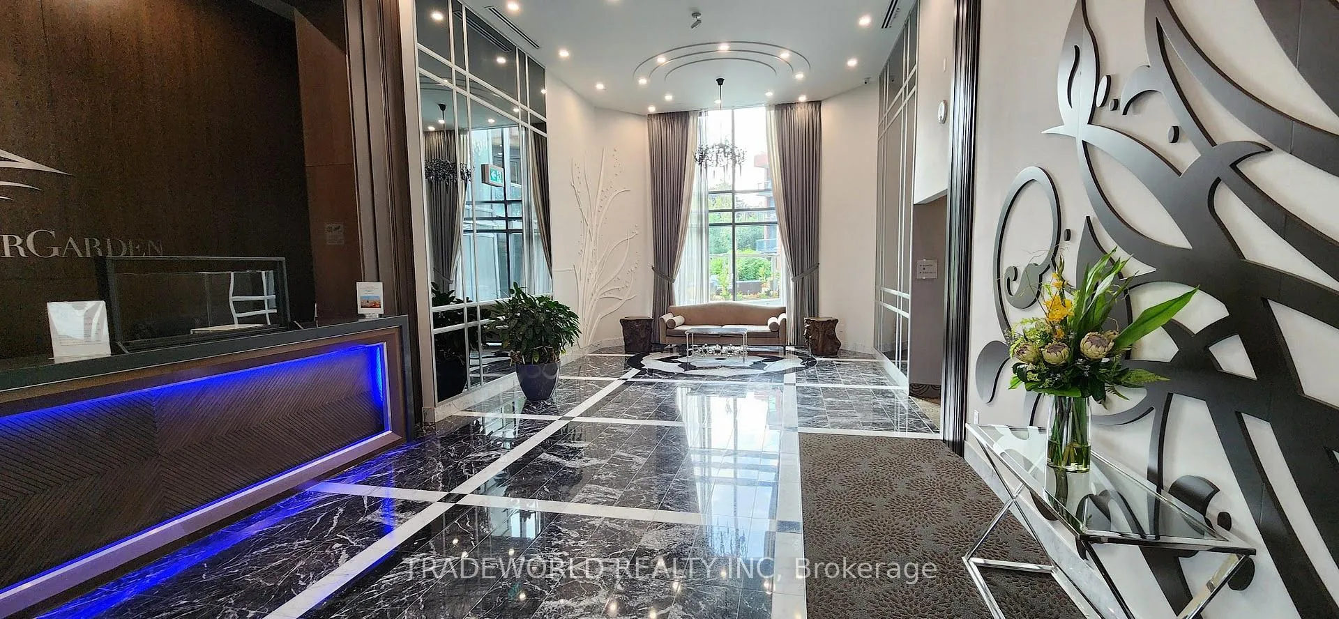 Photo 3 of Unit 101, 7608 Yonge Street, Vaughan, Crestwood-Springfarm-Yorkhill — HOMEH