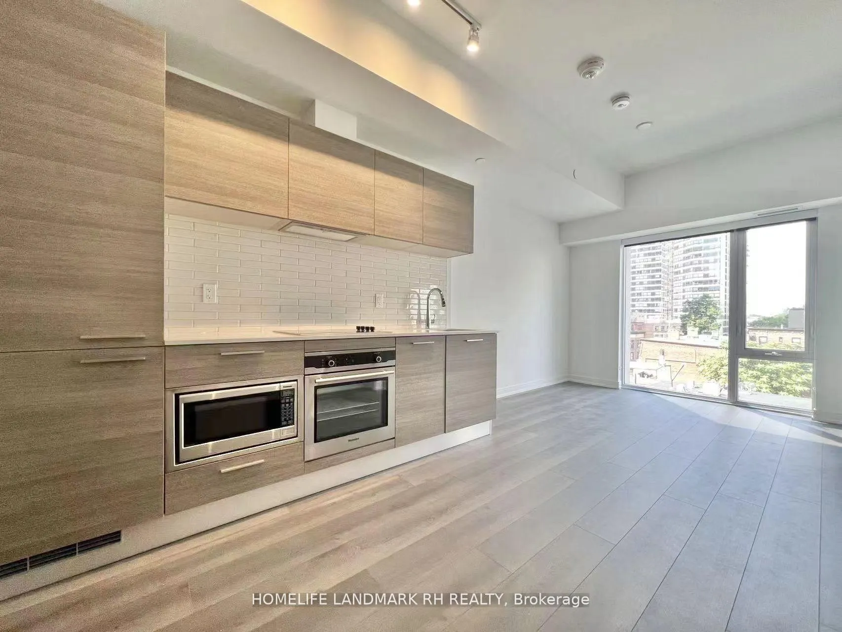 Photo 3 of Unit 511, 3 Gloucester Street, Toronto, Church-Yonge Corridor — HOMEH