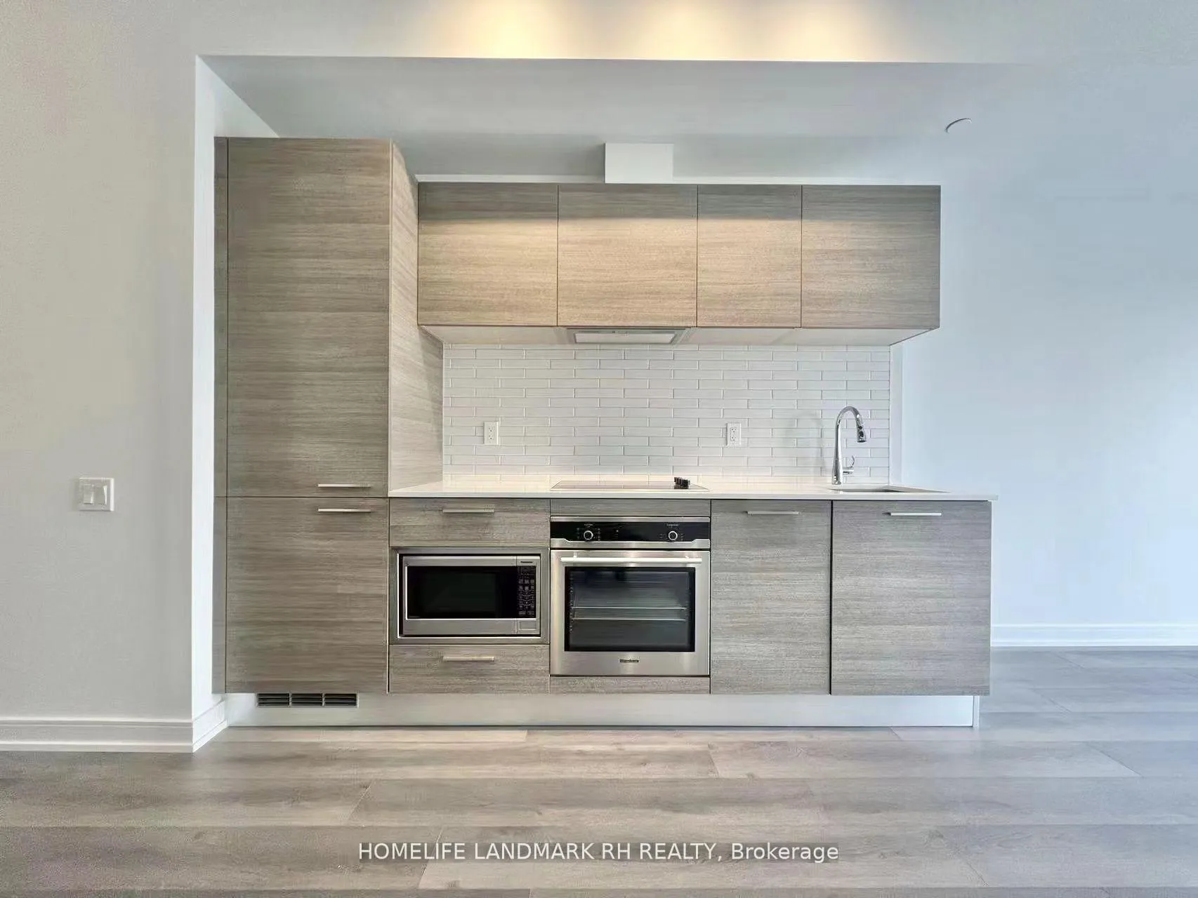 Photo 4 of Unit 511, 3 Gloucester Street, Toronto, Church-Yonge Corridor — HOMEH