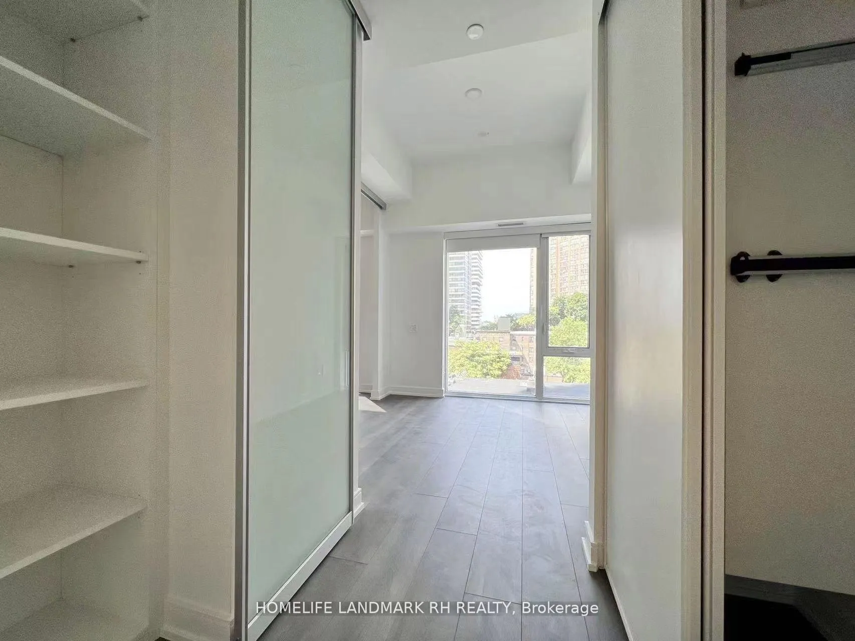 Photo 7 of Unit 511, 3 Gloucester Street, Toronto, Church-Yonge Corridor — HOMEH