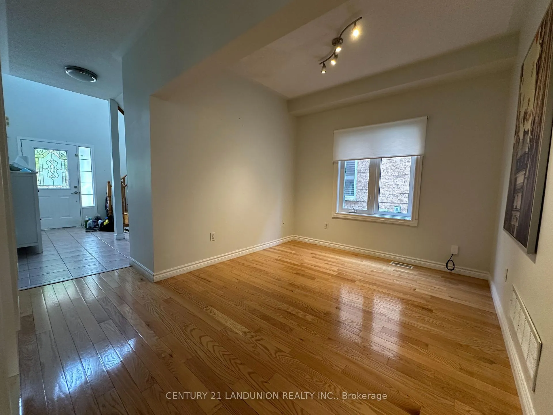 Photo 7 of 172 Hollywood Hill Circle, Vaughan, Vellore Village — HOMEH