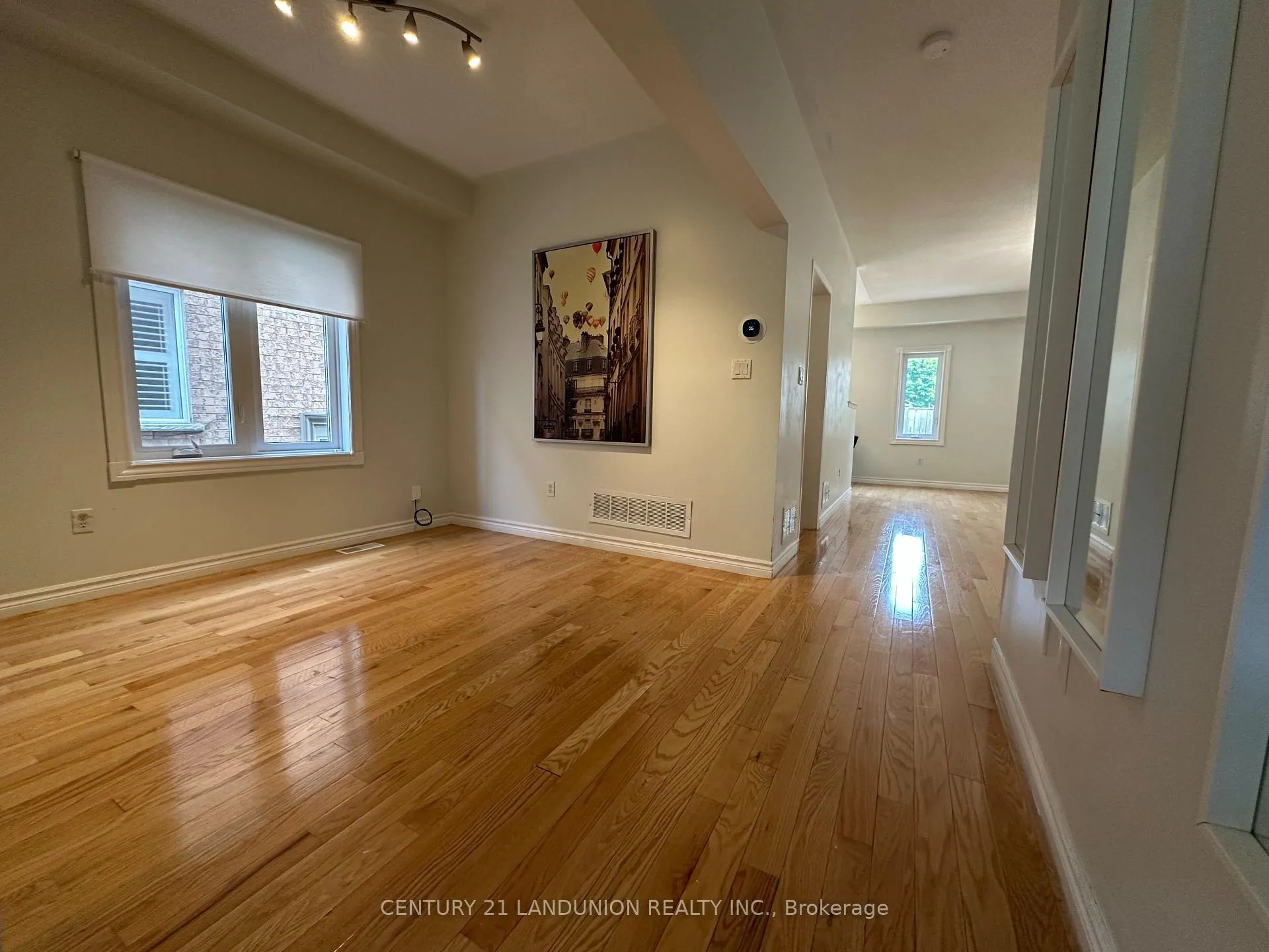 Photo 8 of 172 Hollywood Hill Circle, Vaughan, Vellore Village — HOMEH