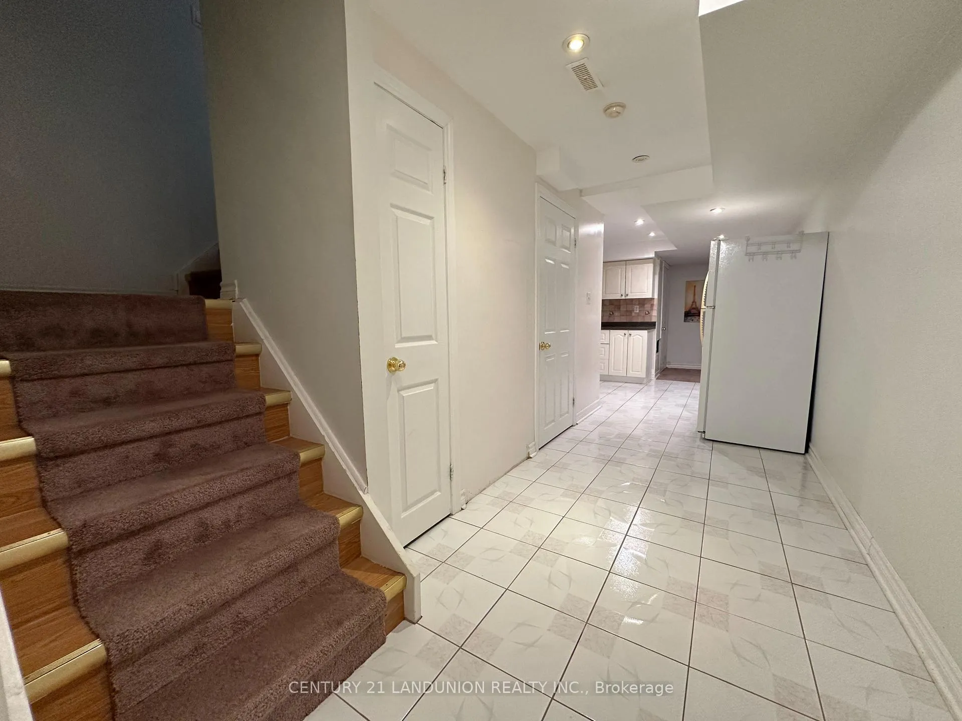 Photo 9 of 172 Hollywood Hill Circle, Vaughan, Vellore Village — HOMEH