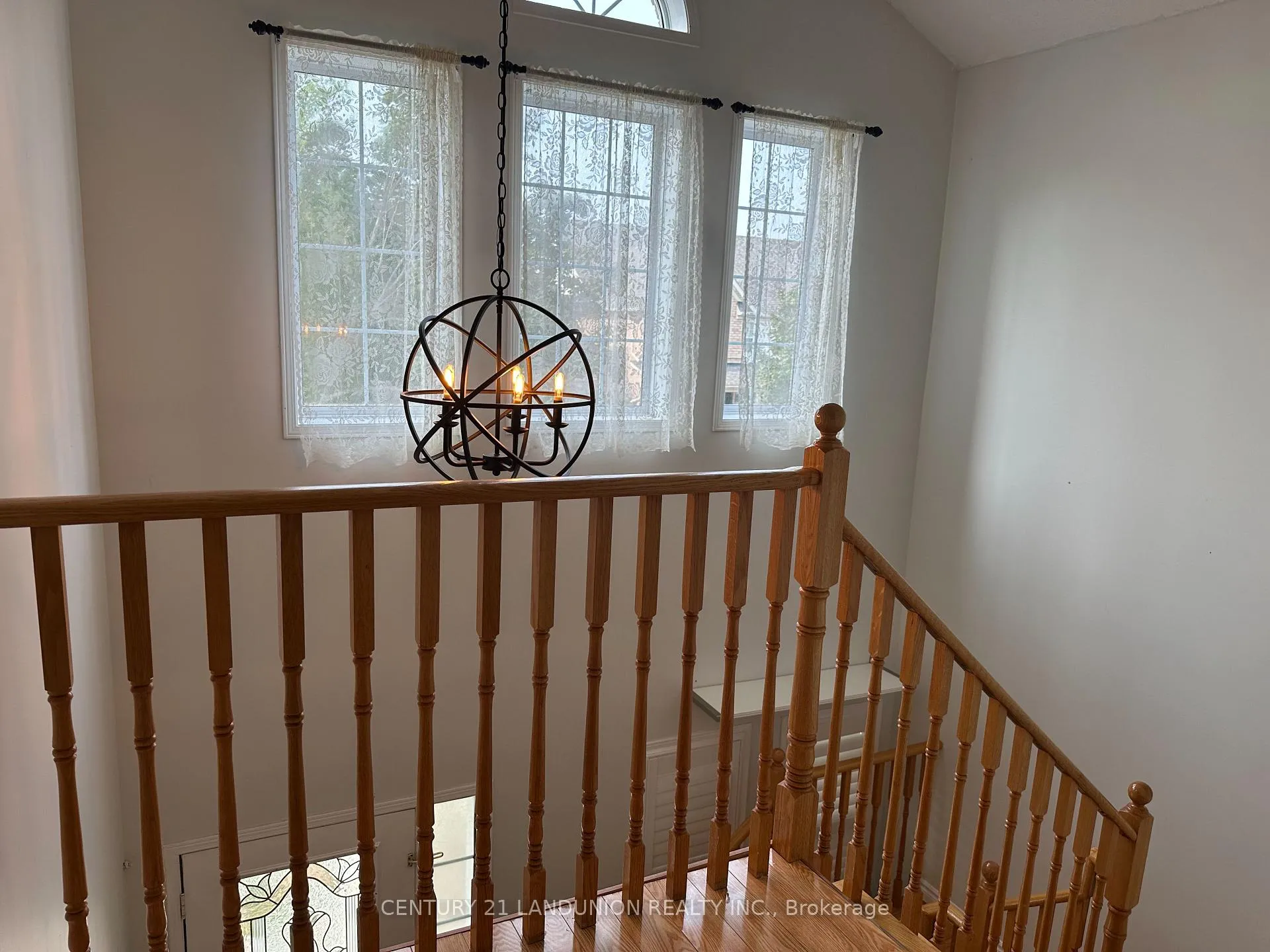 Photo 13 of 172 Hollywood Hill Circle, Vaughan, Vellore Village — HOMEH