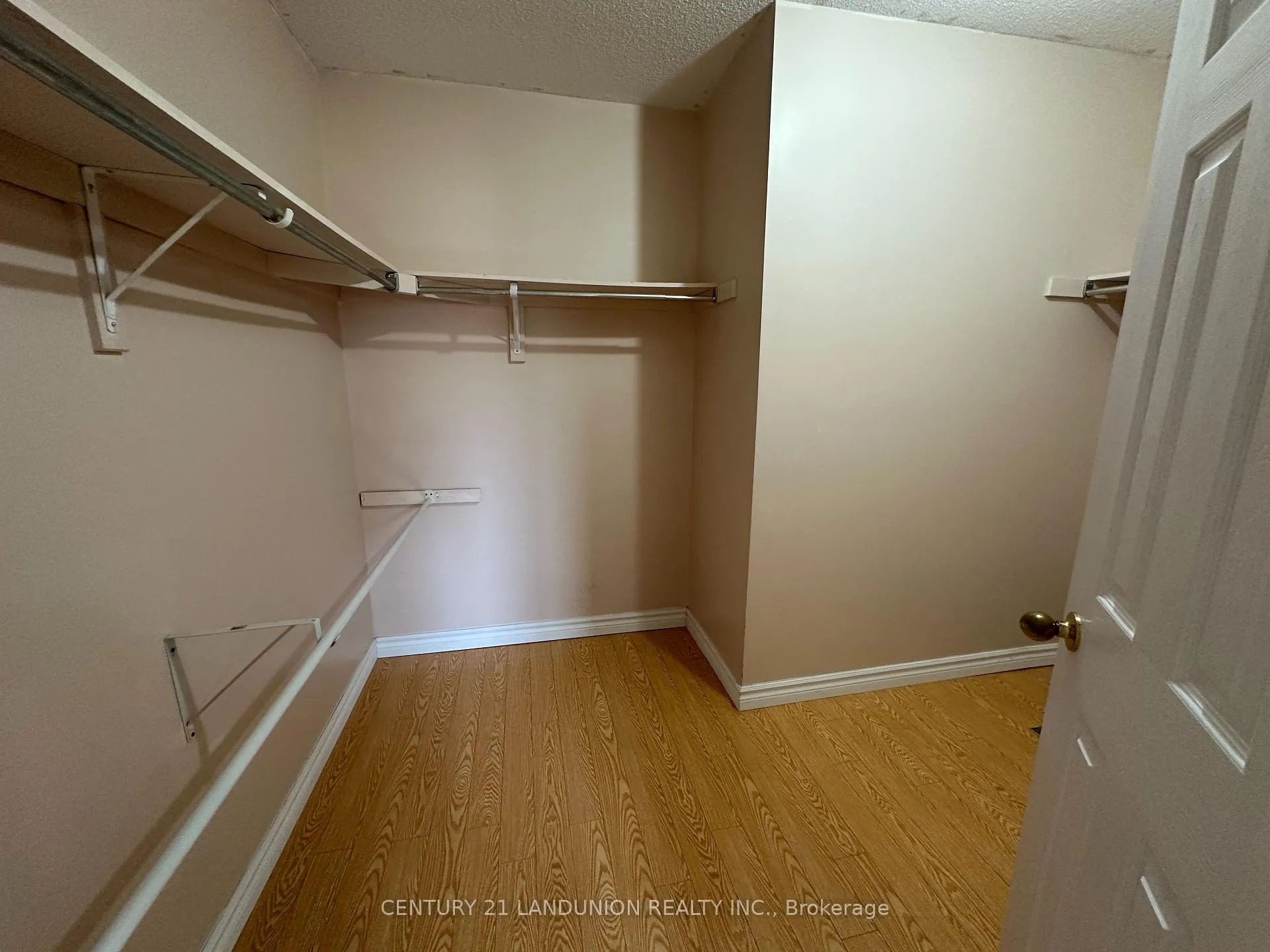 Photo 22 of 172 Hollywood Hill Circle, Vaughan, Vellore Village — HOMEH