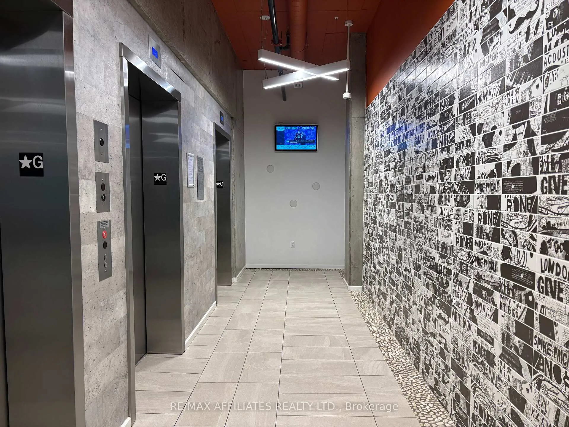 Photo 4 of 105 Champagne Avenue S, Ottawa, West Centre Town — HOMEH