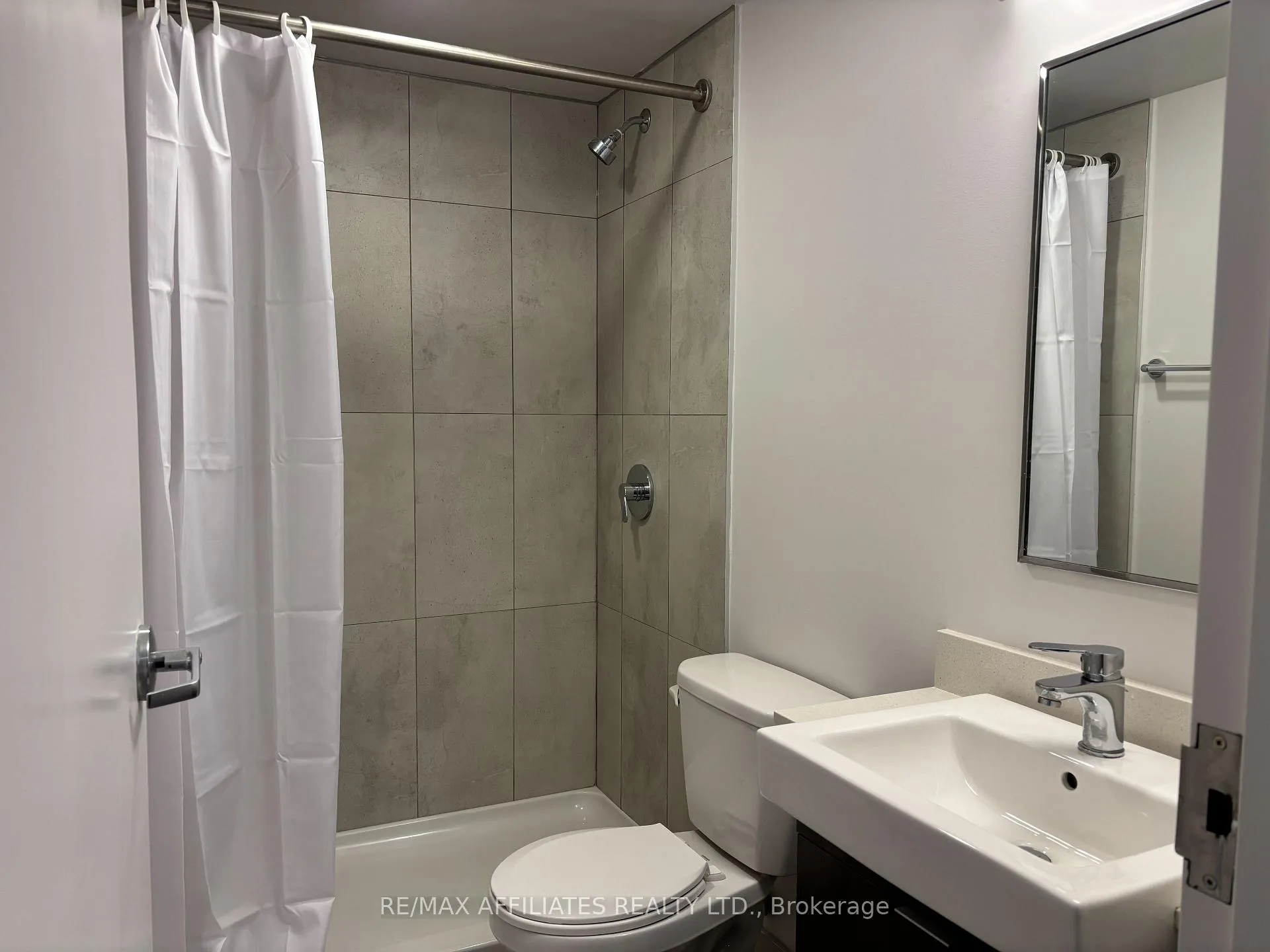 Photo 8 of 105 Champagne Avenue S, Ottawa, West Centre Town — HOMEH