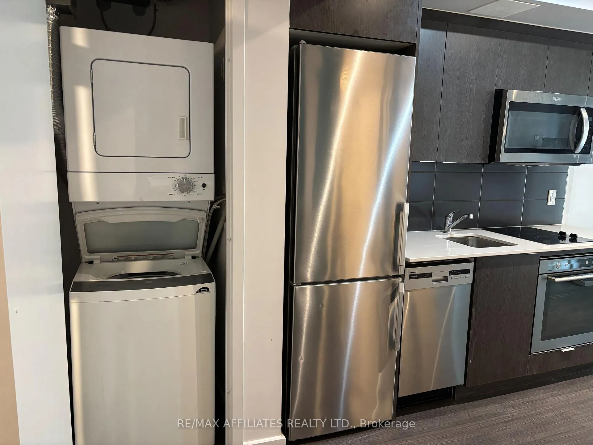 Photo 10 of 105 Champagne Avenue S, Ottawa, West Centre Town — HOMEH
