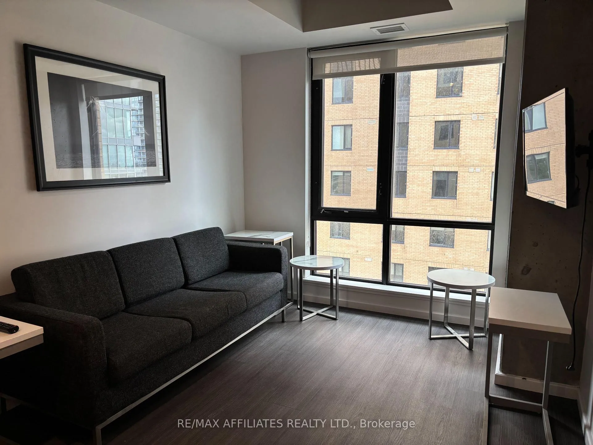 Photo 11 of 105 Champagne Avenue S, Ottawa, West Centre Town — HOMEH