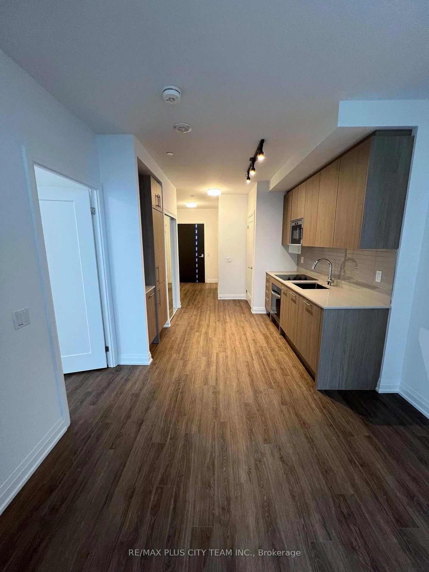 Photo 3 of Unit 1106, 286 Main Street, Toronto, East End-Danforth — HOMEH