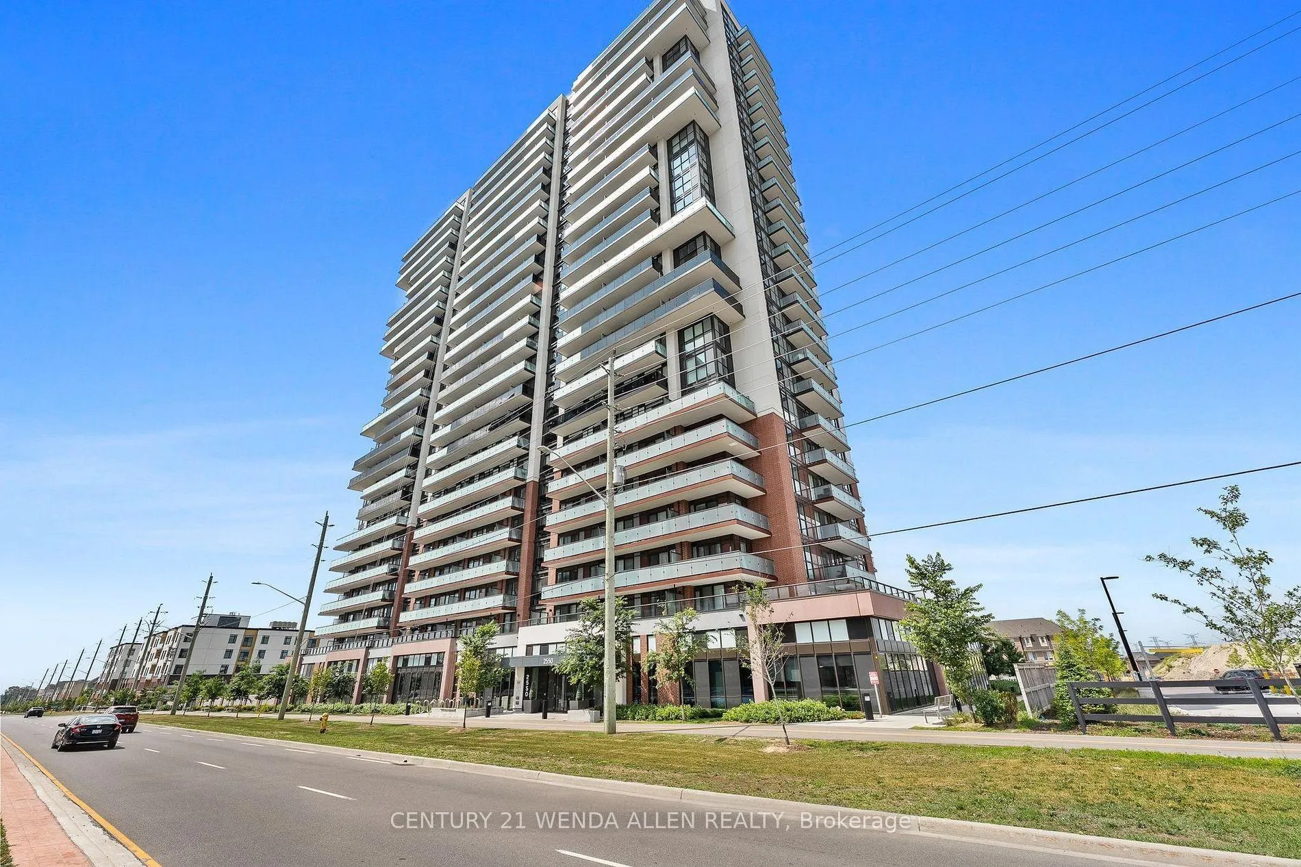 Front of Unit 1901, 2550 Simcoe Street N